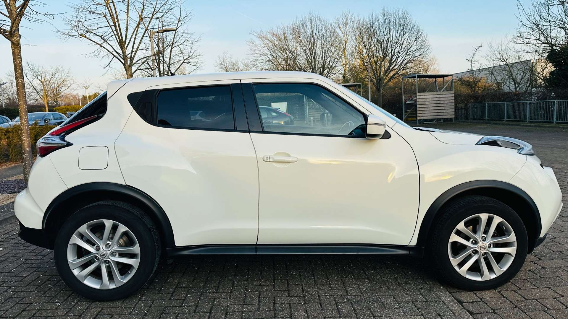 NISSAN JUKE 1.2 Juke Acenta Premium DiG-T 5dr #9