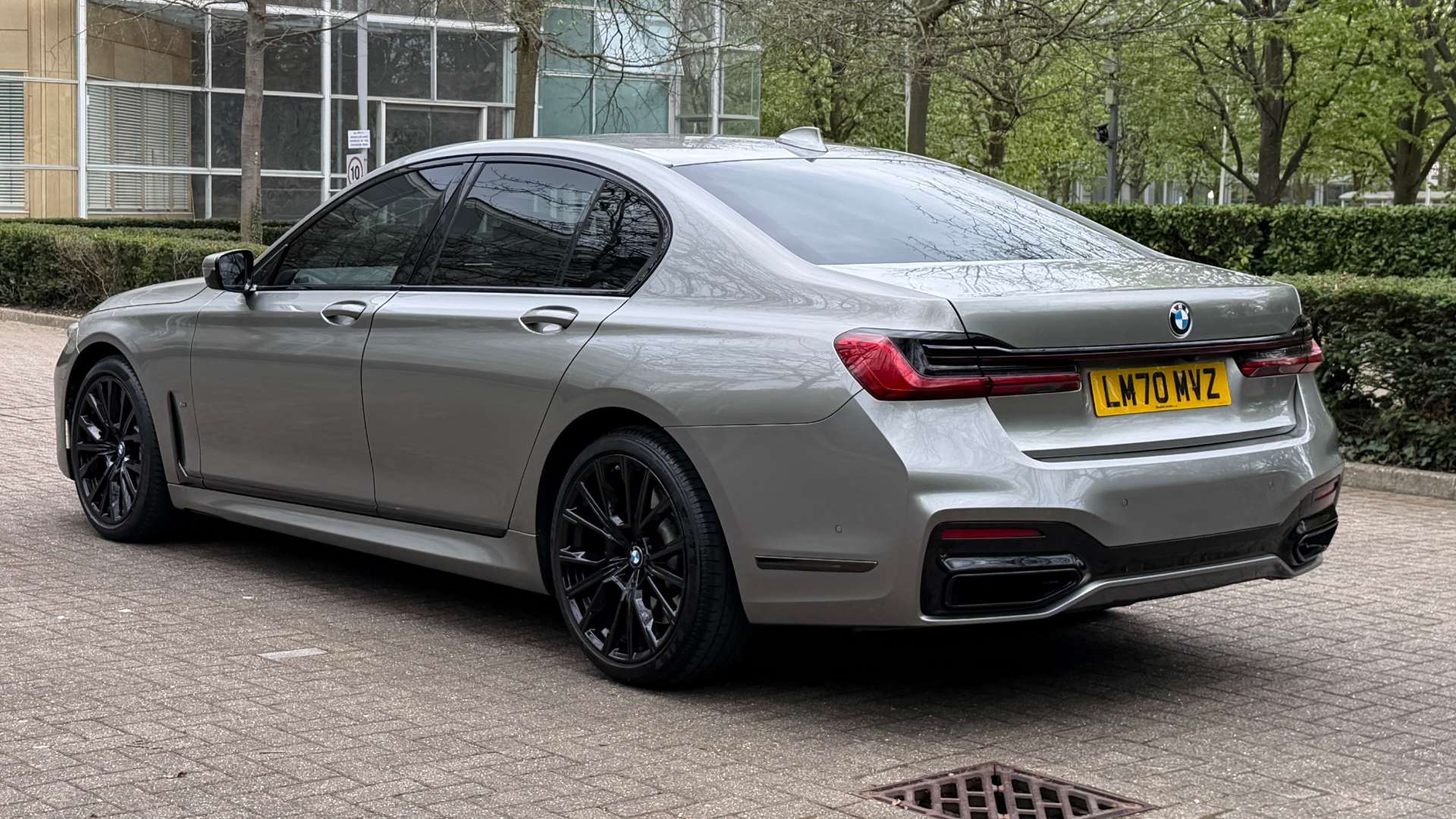 BMW 7 SERIES 3.0 730d M Sport Auto 4dr #4