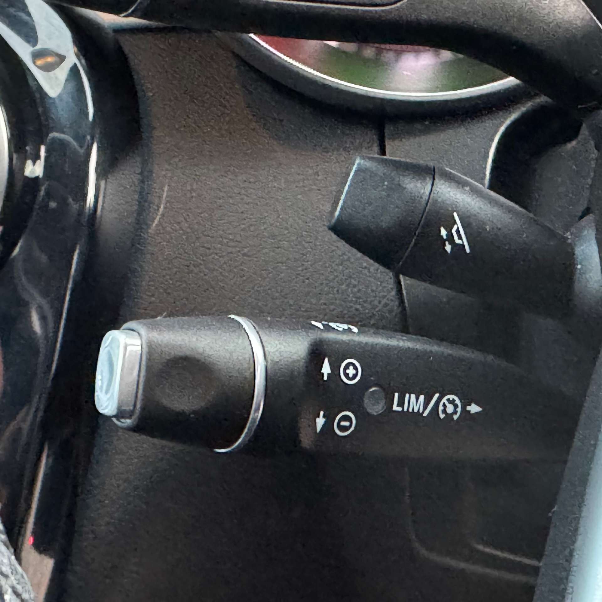 MERCEDES-BENZ GLC 2.1 GLC 220 D 4Matic AMG Line Premium Auto 4WD 5dr #25