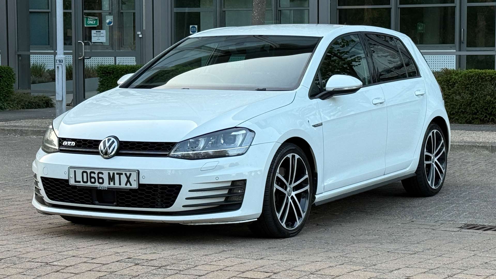 VOLKSWAGEN GOLF 2.0 Golf GTD Semi-Auto 5dr #2