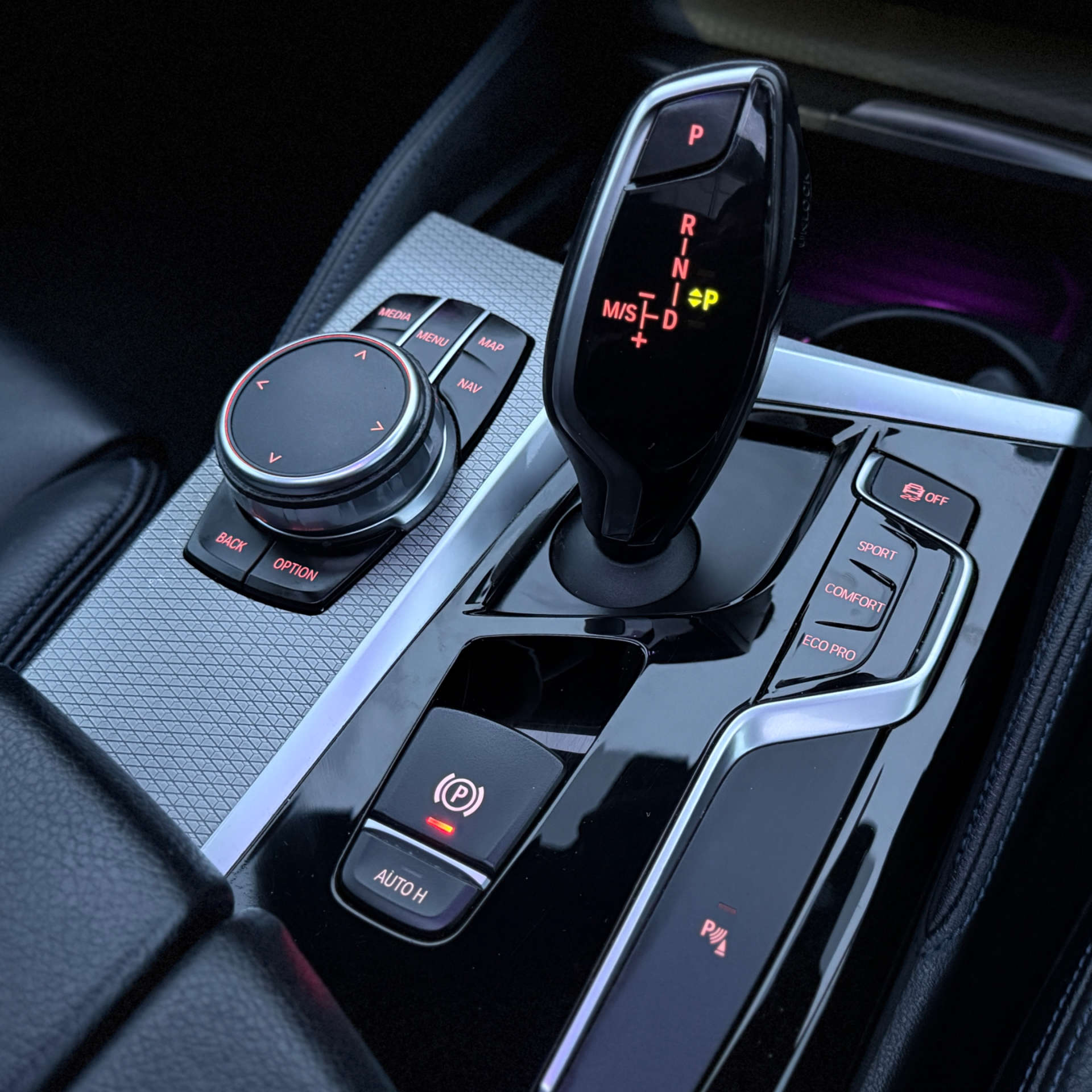 BMW 5 SERIES 3.0 540i xDrive M Sport Auto 4WD 4dr #31