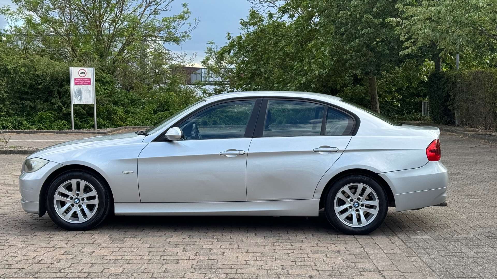 BMW 3 SERIES 2.0 320i SE Auto 4dr #9