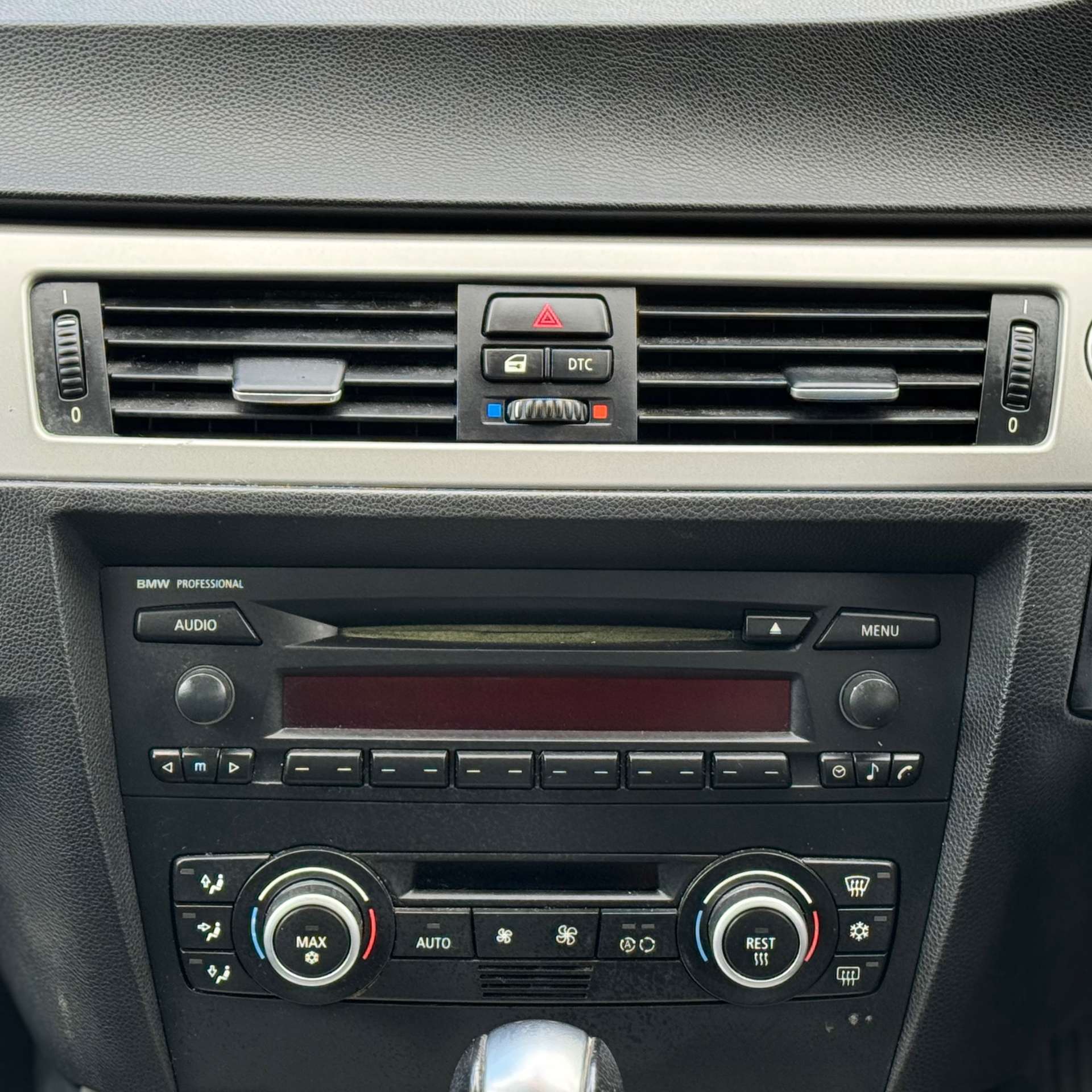 BMW 3 SERIES 2.0 320i SE Auto 4dr #24
