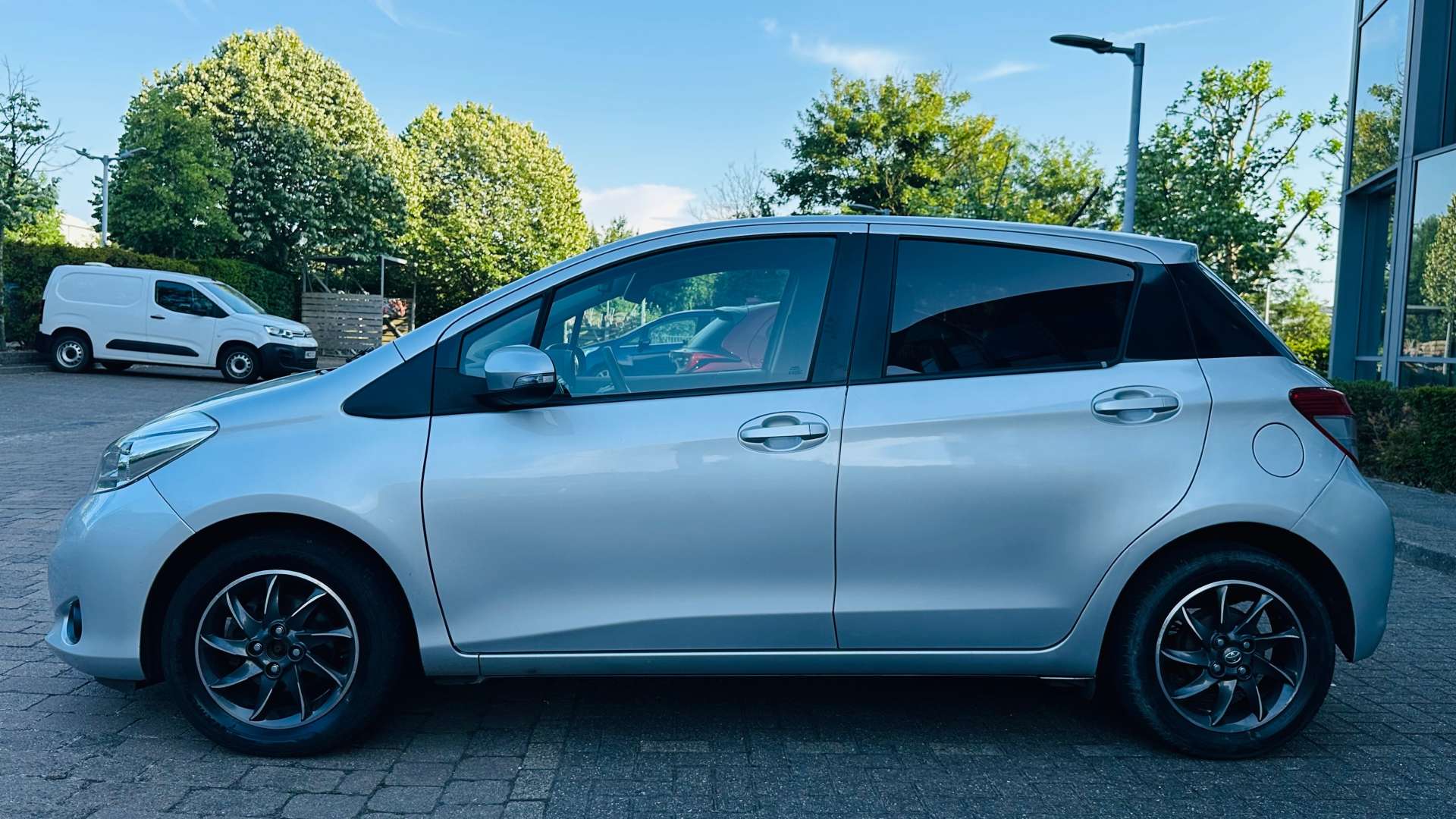 TOYOTA YARIS 1.0 Yaris Edition VVT-i 5dr #2