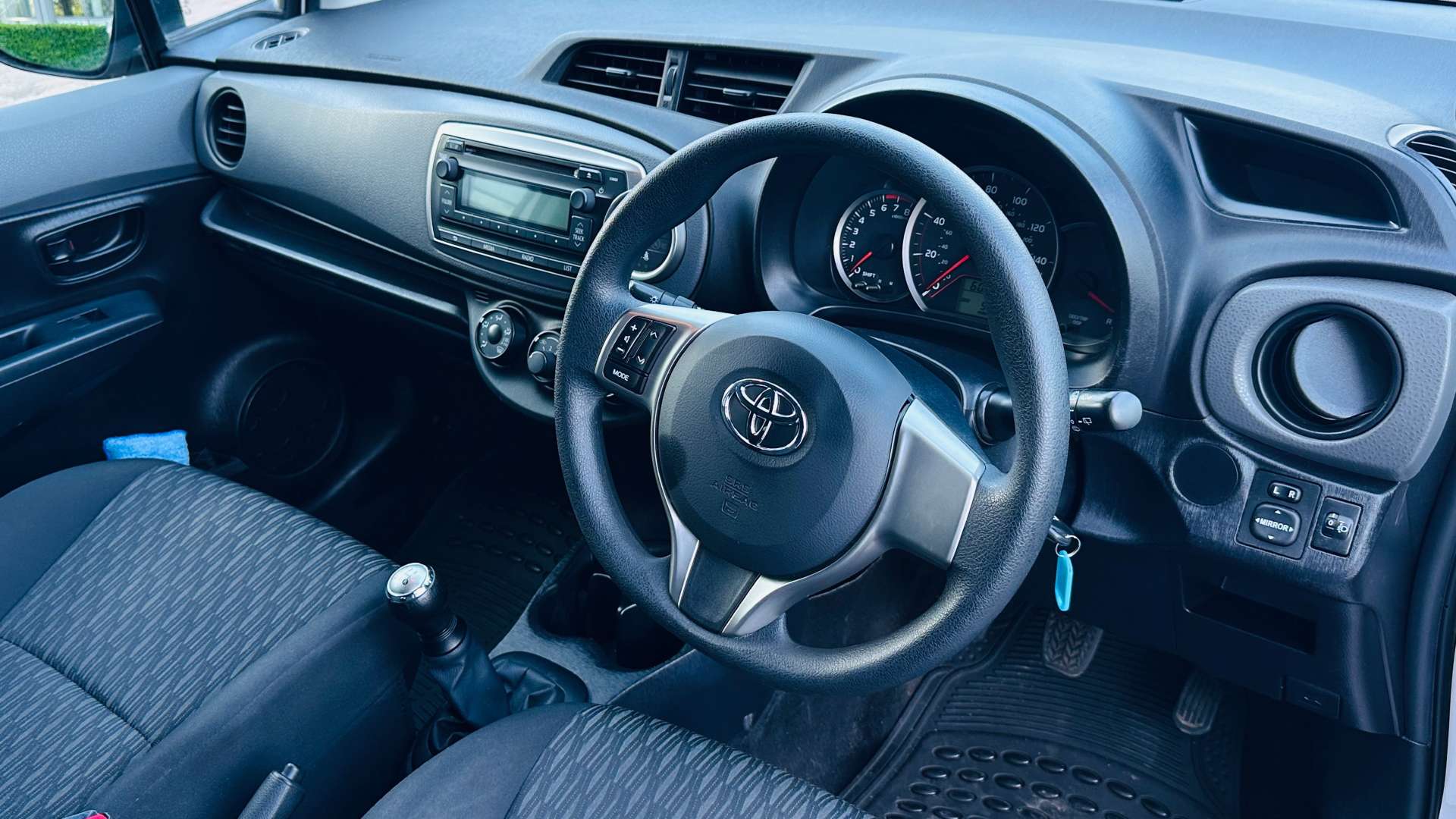 TOYOTA YARIS 1.0 Yaris Edition VVT-i 5dr #7