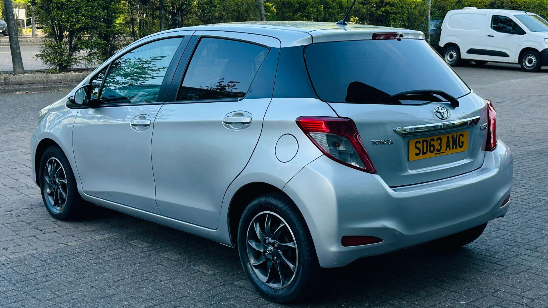 TOYOTA YARIS 1.0 Yaris Edition VVT-i 5dr #10