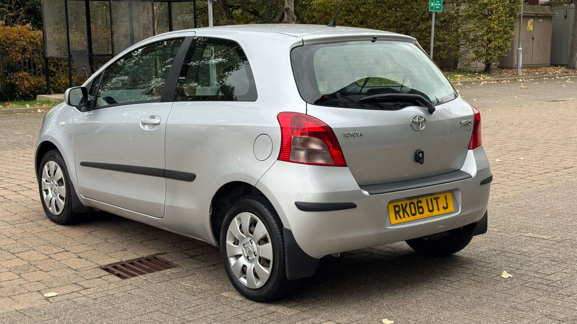 TOYOTA YARIS 1.0 Yaris T3 3dr #6