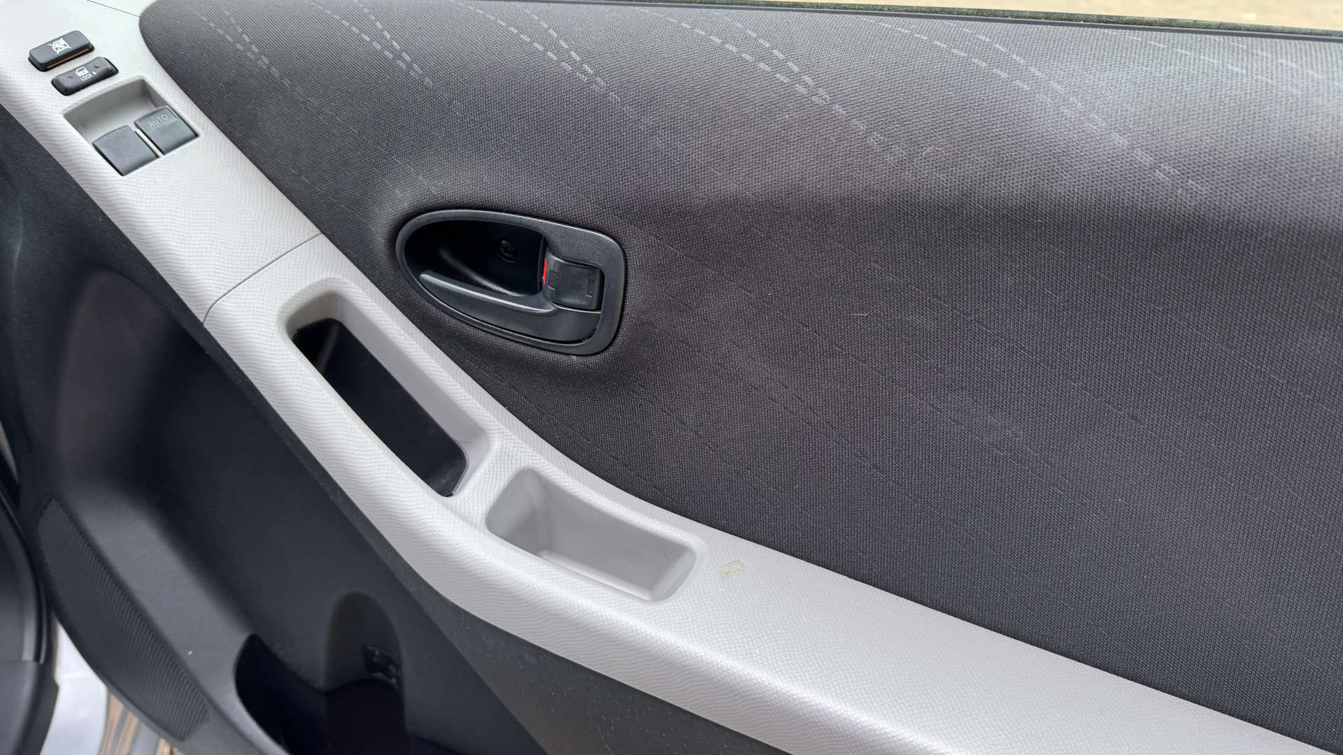 TOYOTA YARIS 1.0 Yaris T3 3dr #12