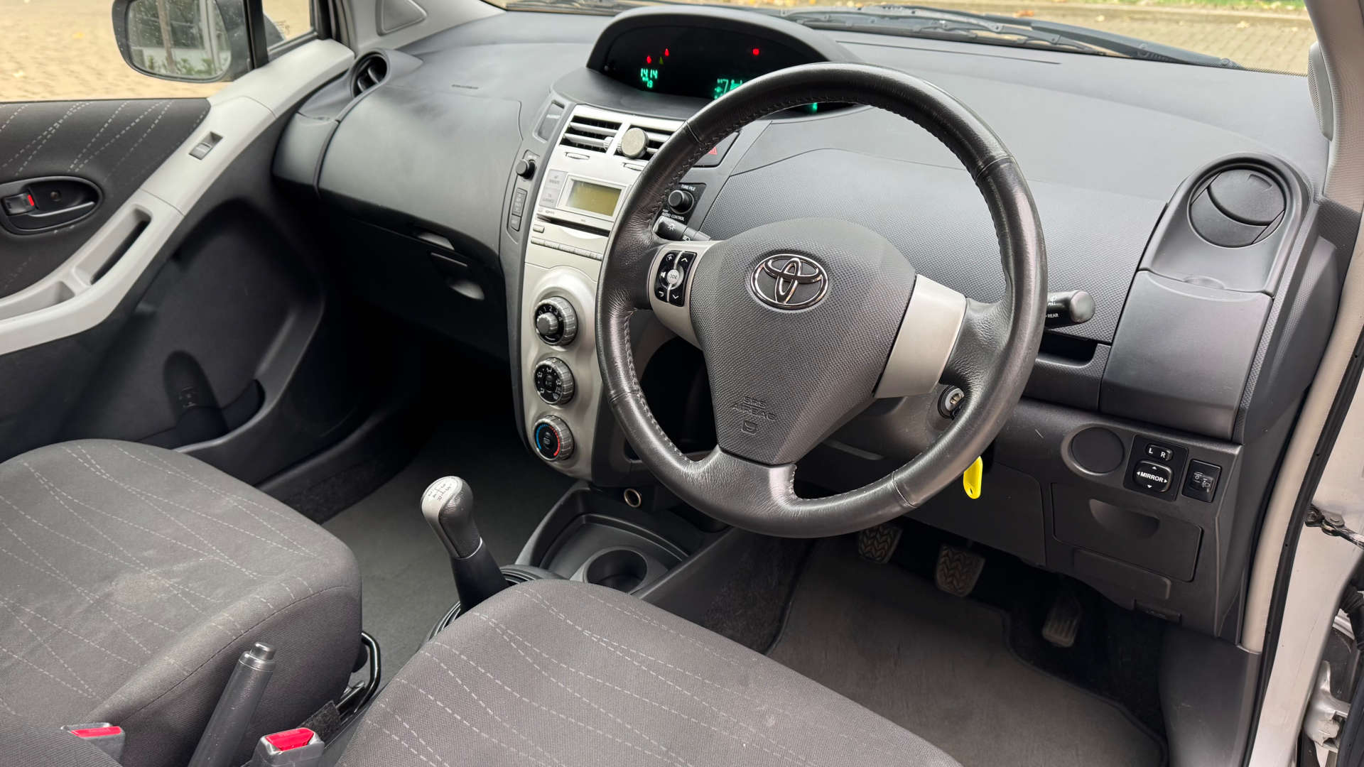 TOYOTA YARIS 1.0 Yaris T3 3dr #13