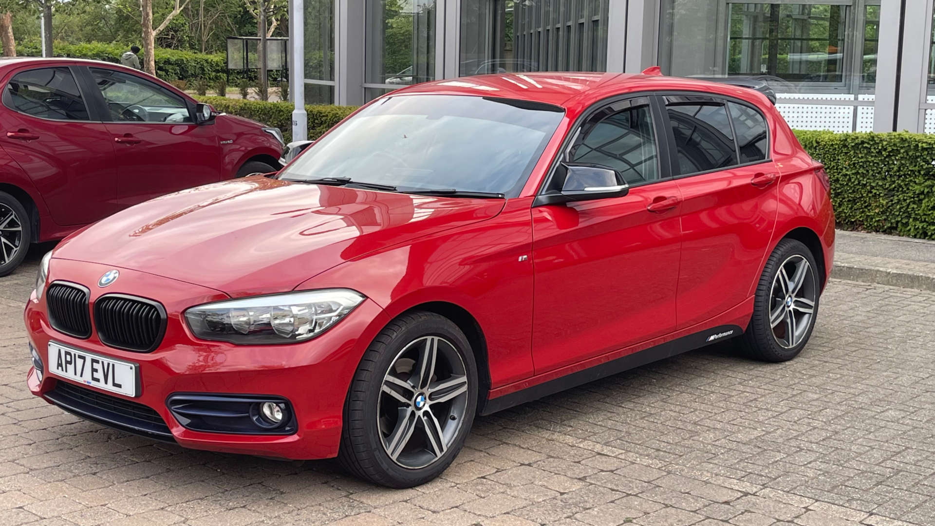 BMW 1 SERIES 1.5 118I Sport Auto 5dr #2