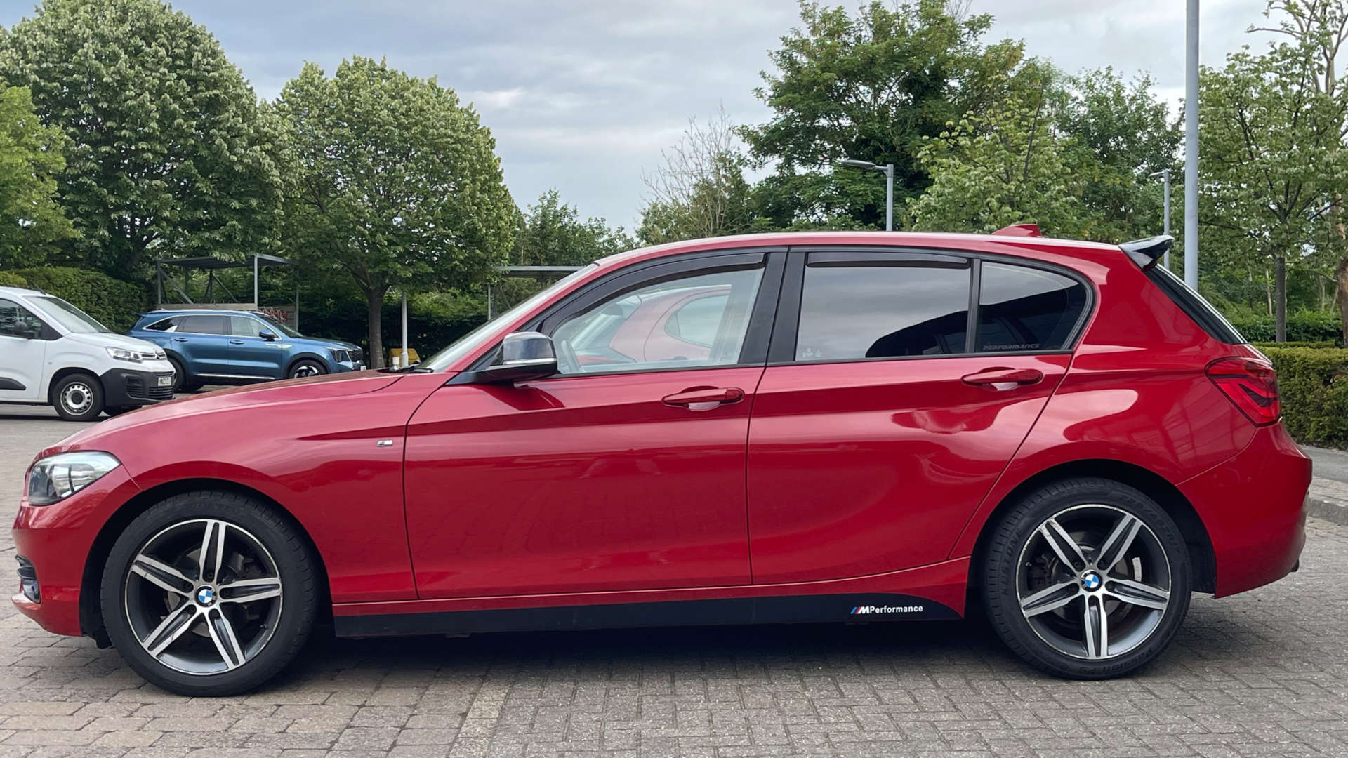BMW 1 SERIES 1.5 118I Sport Auto 5dr #3