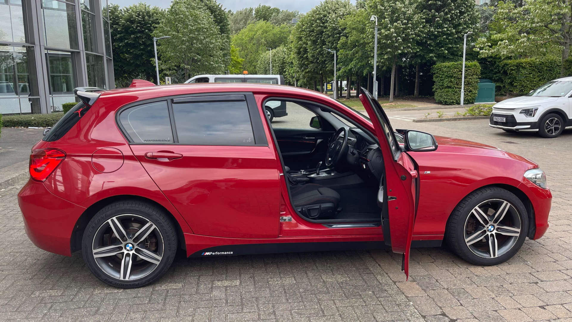BMW 1 SERIES 1.5 118I Sport Auto 5dr #7
