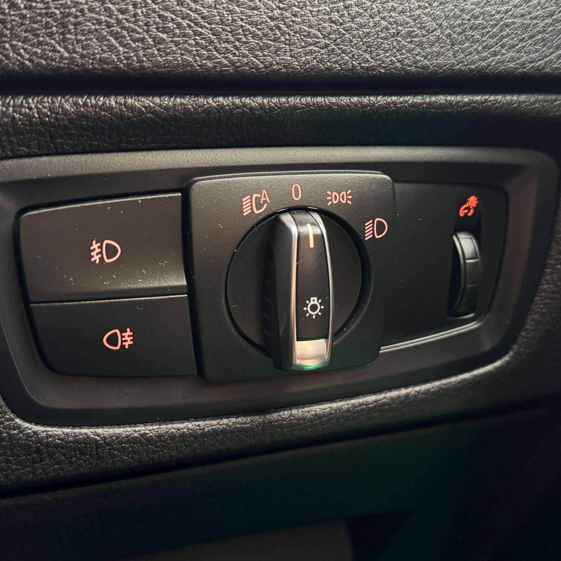 BMW 1 SERIES 2.0 118d M Sport Shadow Edition Auto 5dr #30