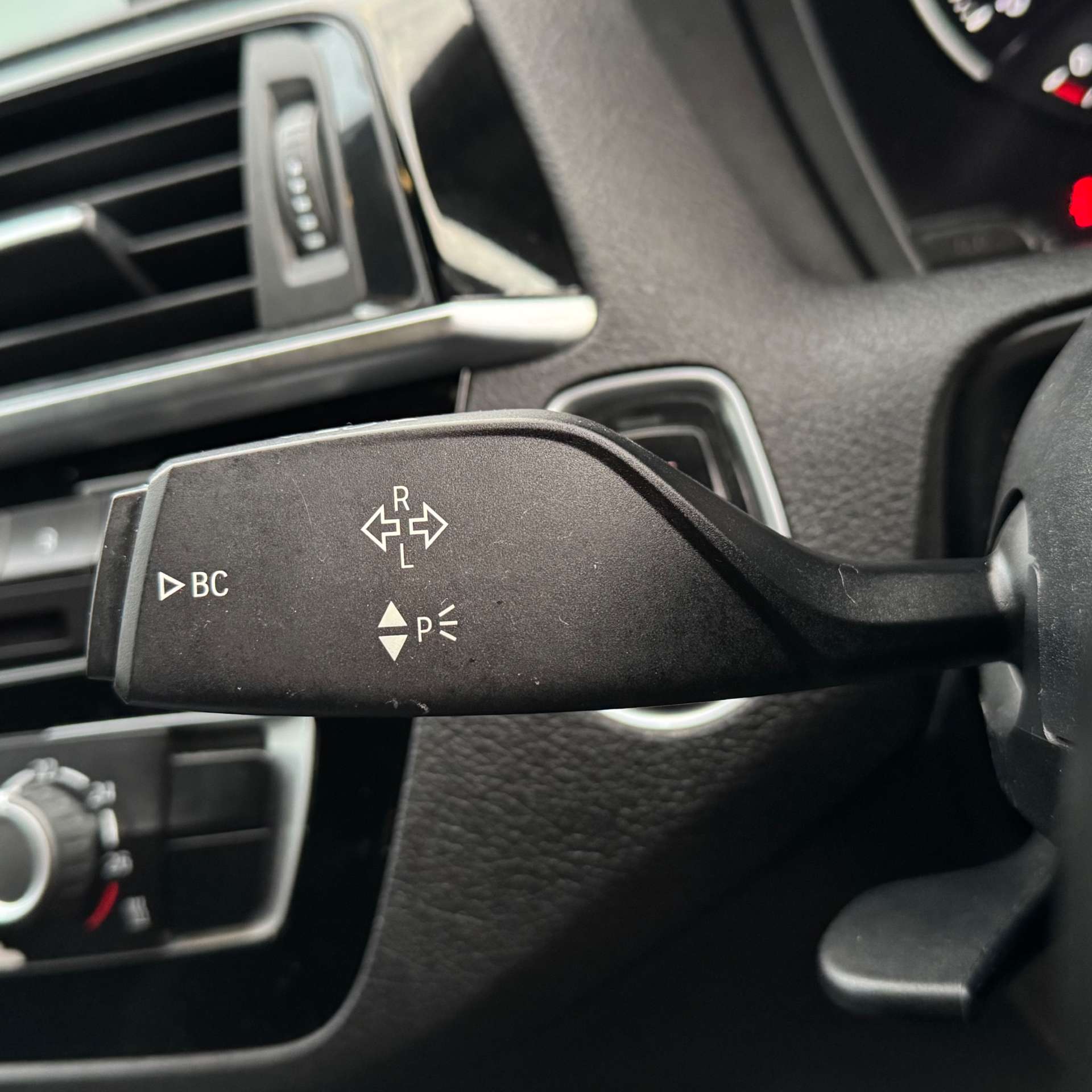 BMW 1 SERIES 2.0 118d M Sport Shadow Edition Auto 5dr #32