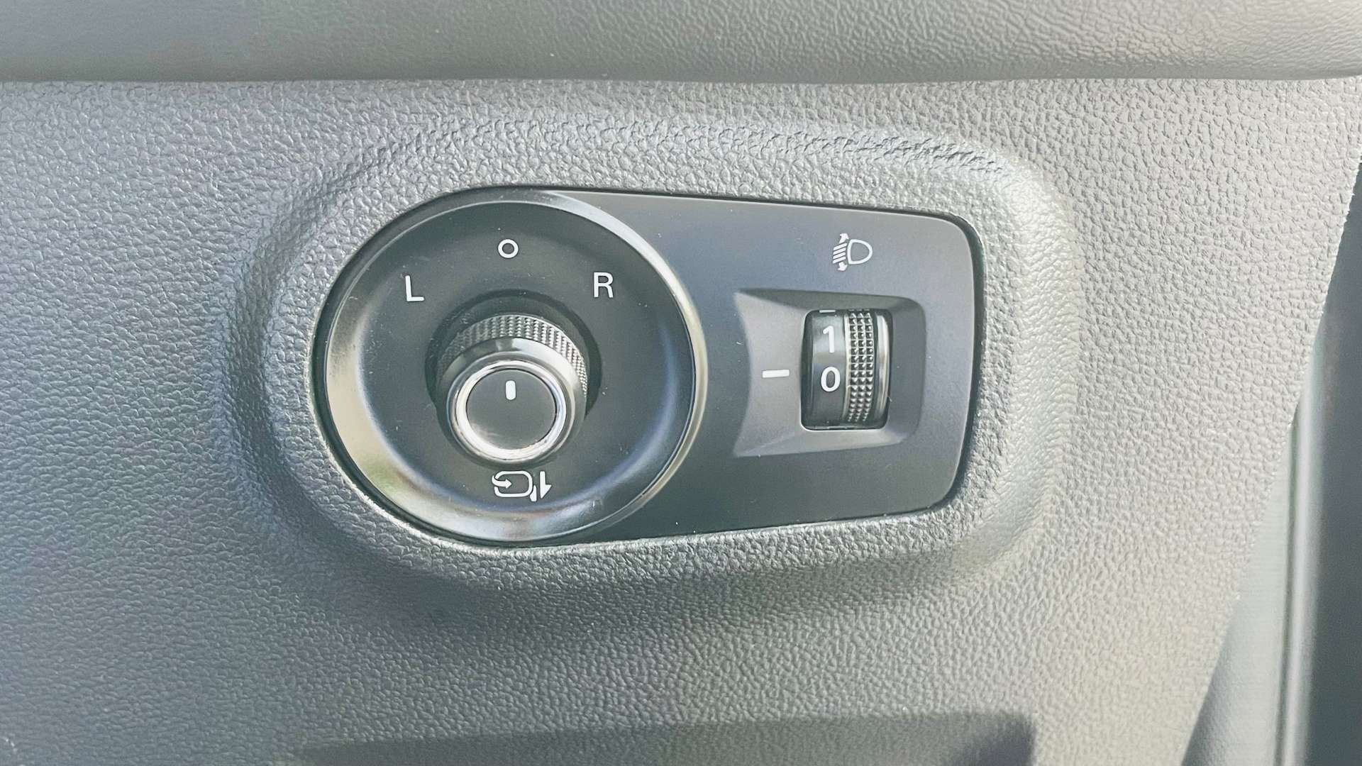 MG ZS 1.0 ZS Exclusive TGDi Auto 5dr #10