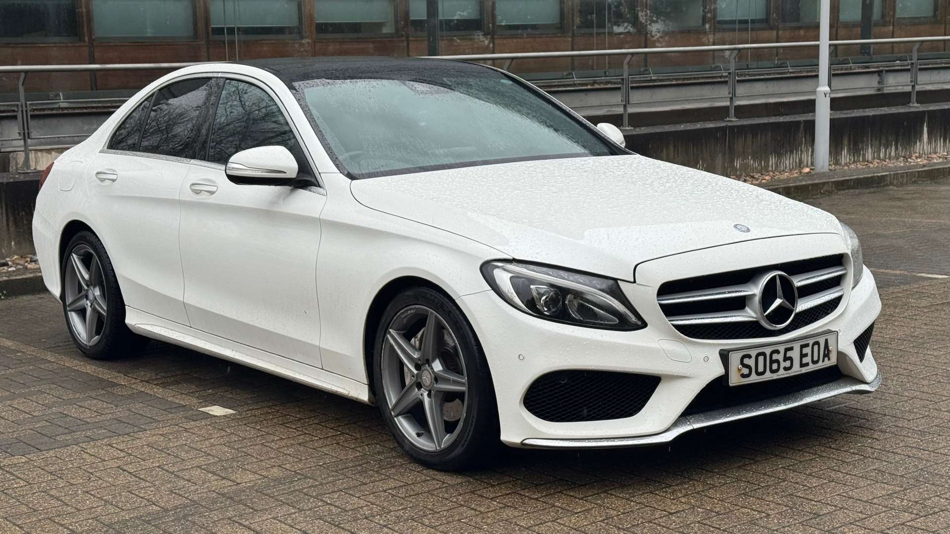 MERCEDES-BENZ C-CLASS 2.1 C220 AMG Line Premium+ Bluetec Auto 4dr #0