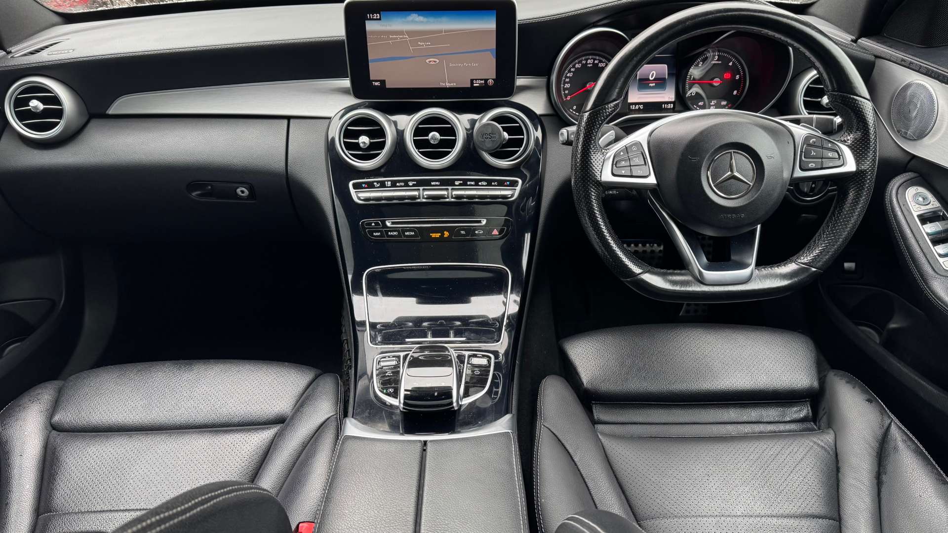 MERCEDES-BENZ C-CLASS 2.1 C220 AMG Line Premium+ Bluetec Auto 4dr #1