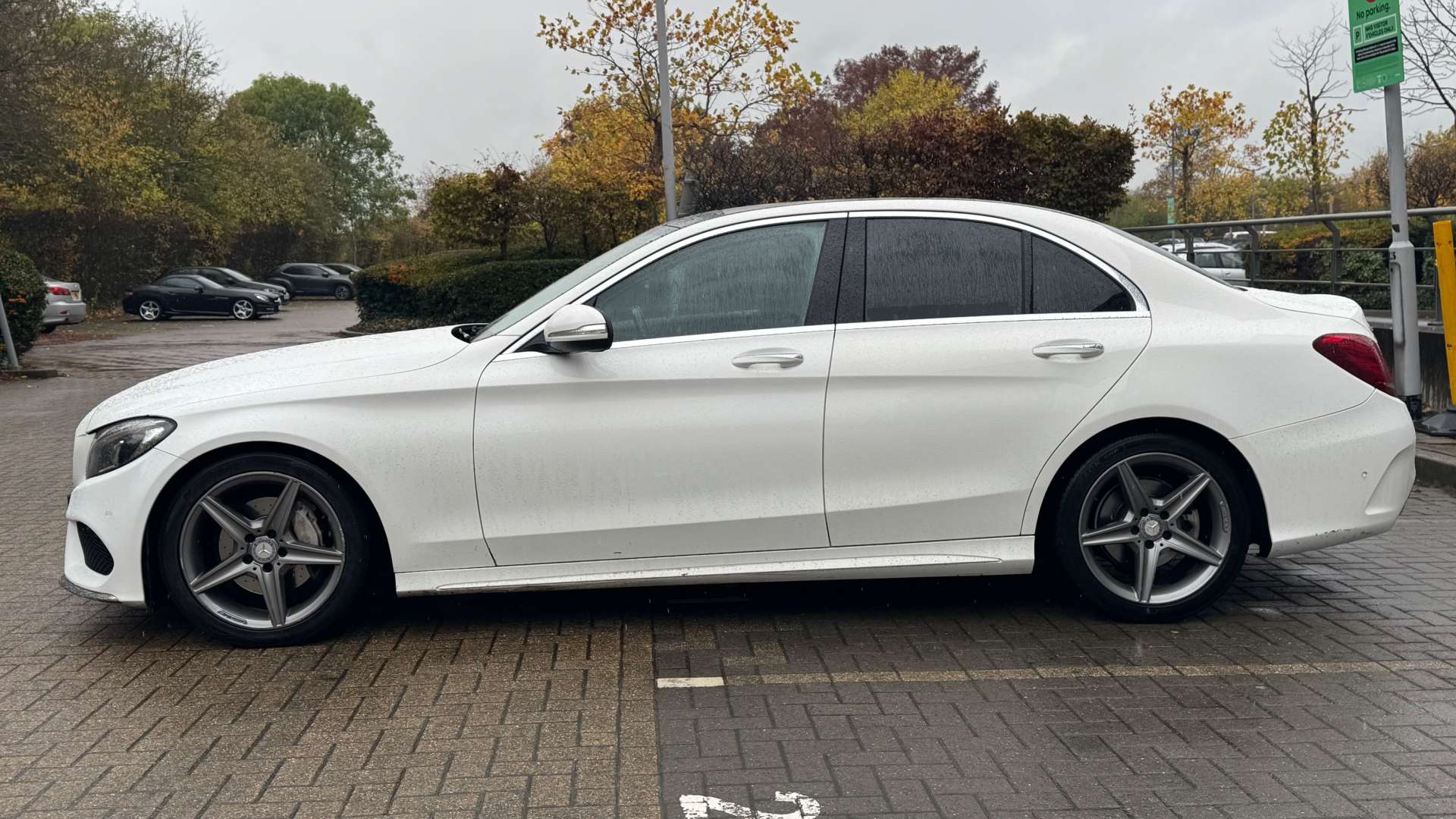 MERCEDES-BENZ C-CLASS 2.1 C220 AMG Line Premium+ Bluetec Auto 4dr #5