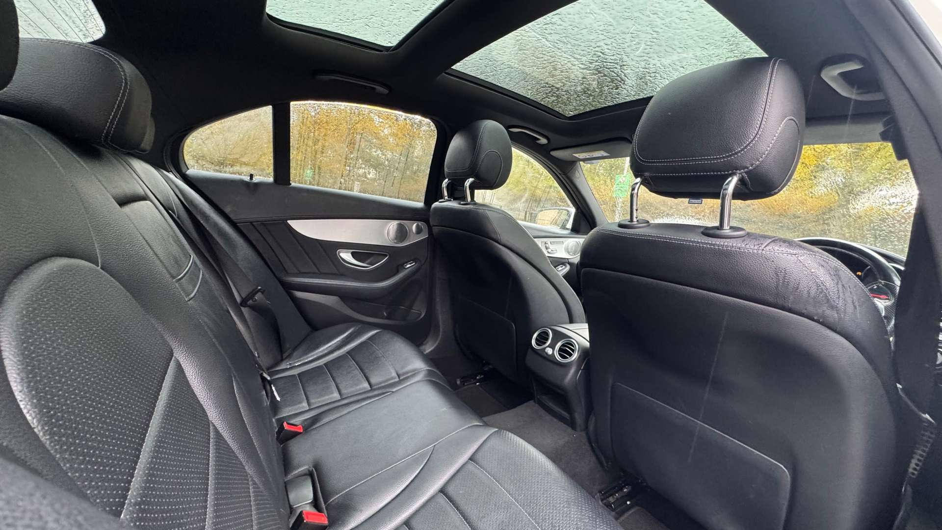 MERCEDES-BENZ C-CLASS 2.1 C220 AMG Line Premium+ Bluetec Auto 4dr #12