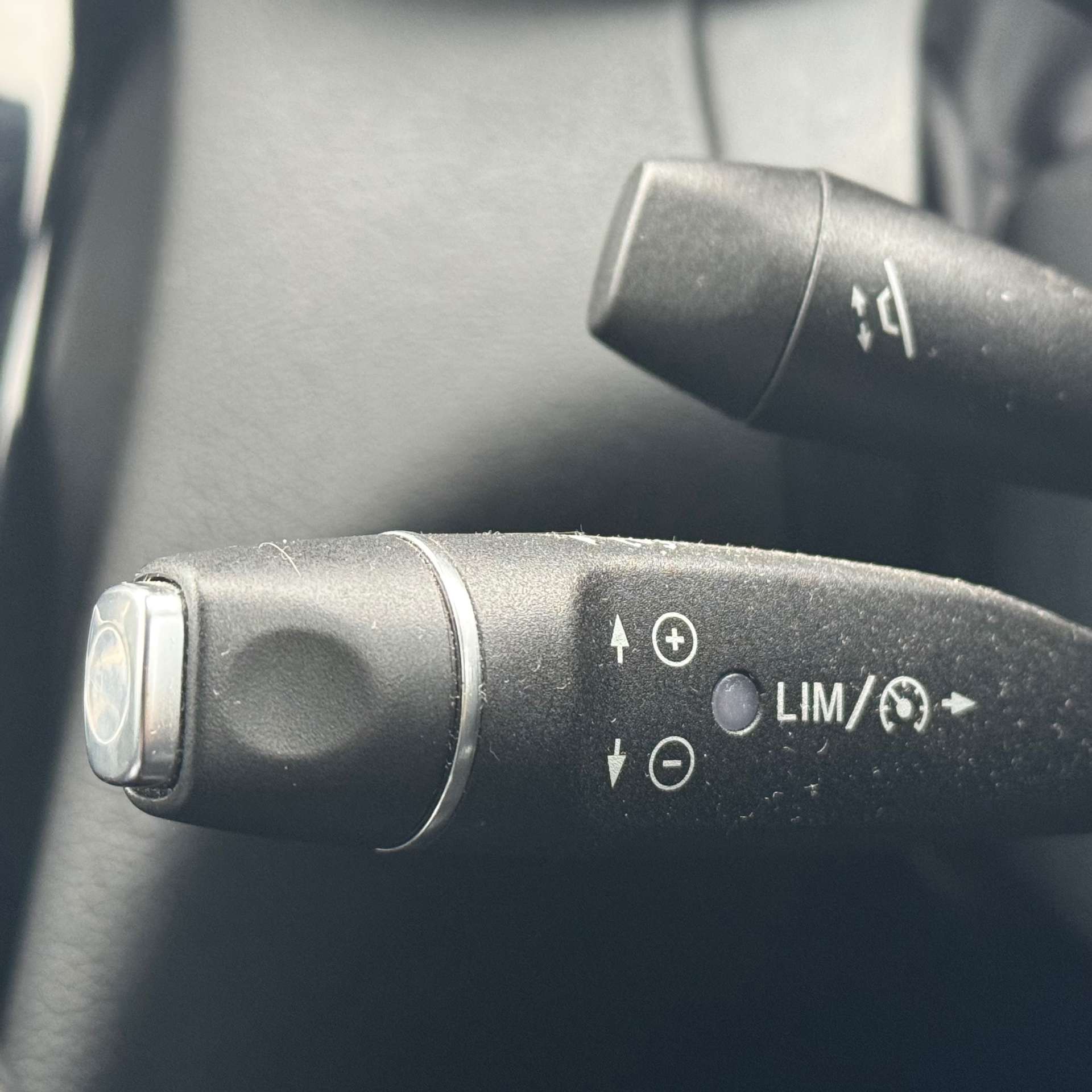 MERCEDES-BENZ C-CLASS 2.1 C220 AMG Line Premium+ Bluetec Auto 4dr #17