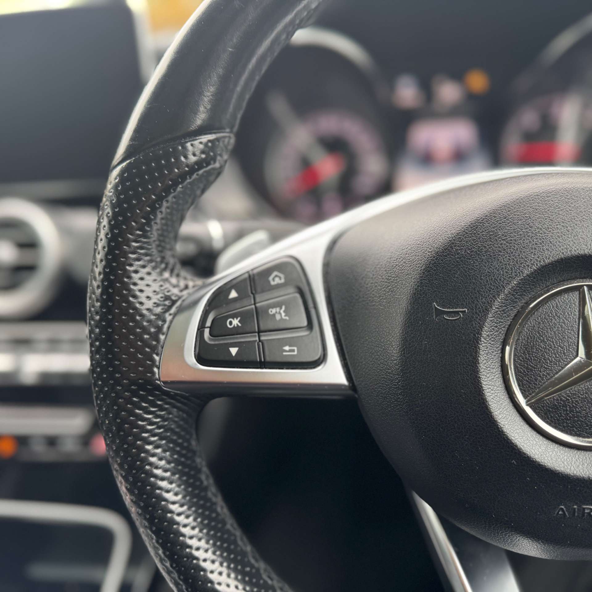 MERCEDES-BENZ C-CLASS 2.1 C220 AMG Line Premium+ Bluetec Auto 4dr #22