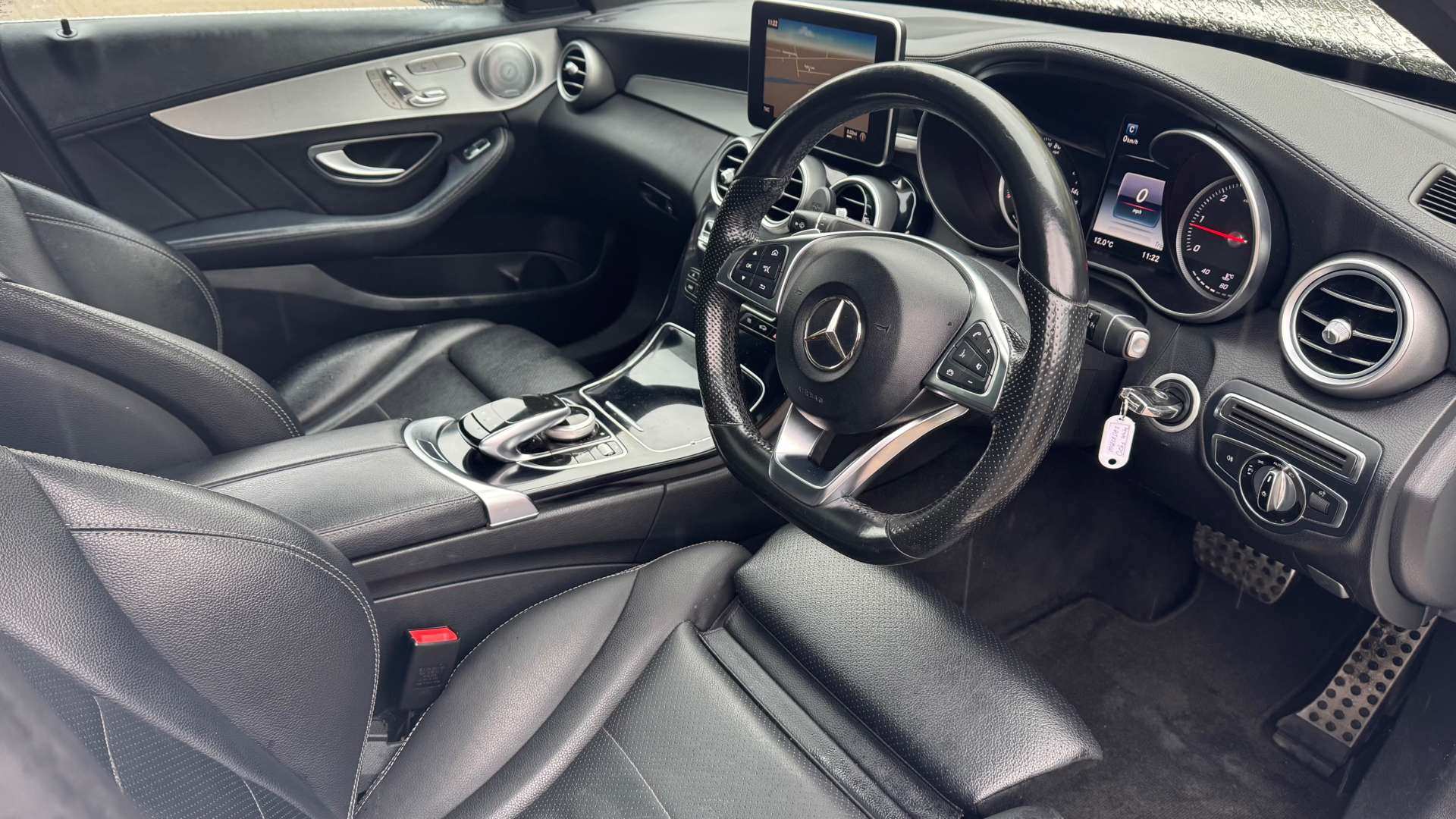 MERCEDES-BENZ C-CLASS 2.1 C220 AMG Line Premium+ Bluetec Auto 4dr #23