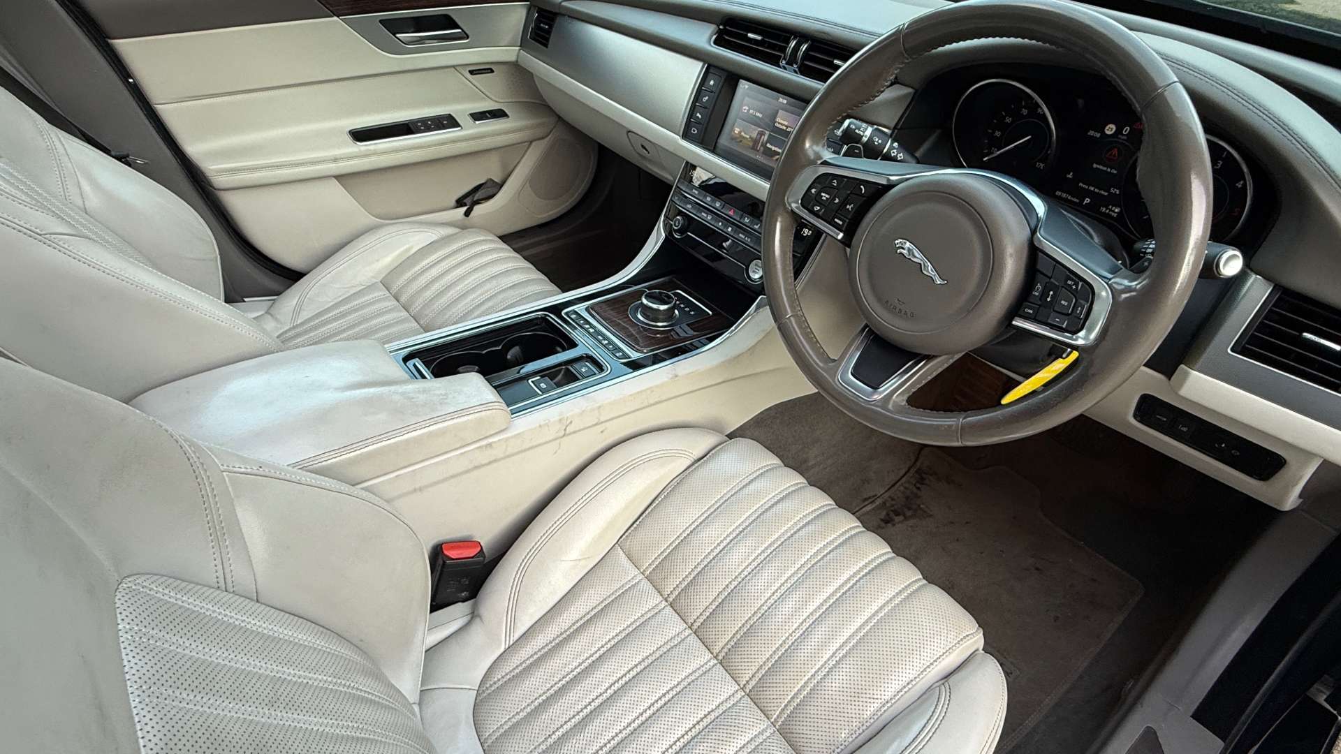 JAGUAR XF 2.0 XF Portfolio D AWD Auto 4WD 4dr #13