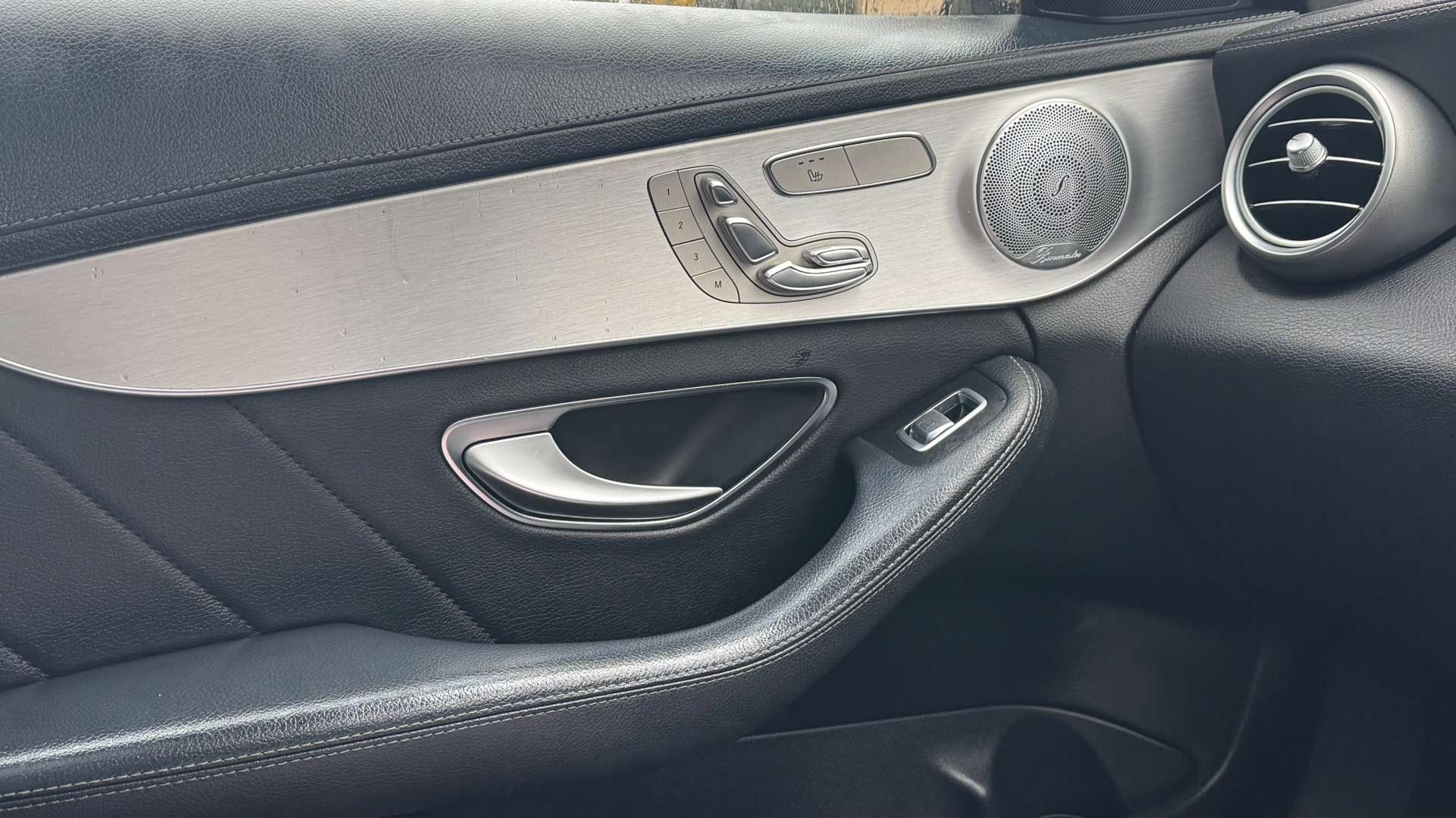 MERCEDES-BENZ C-CLASS 2.1 C220 AMG Line Premium+ Bluetec Auto 4dr #33