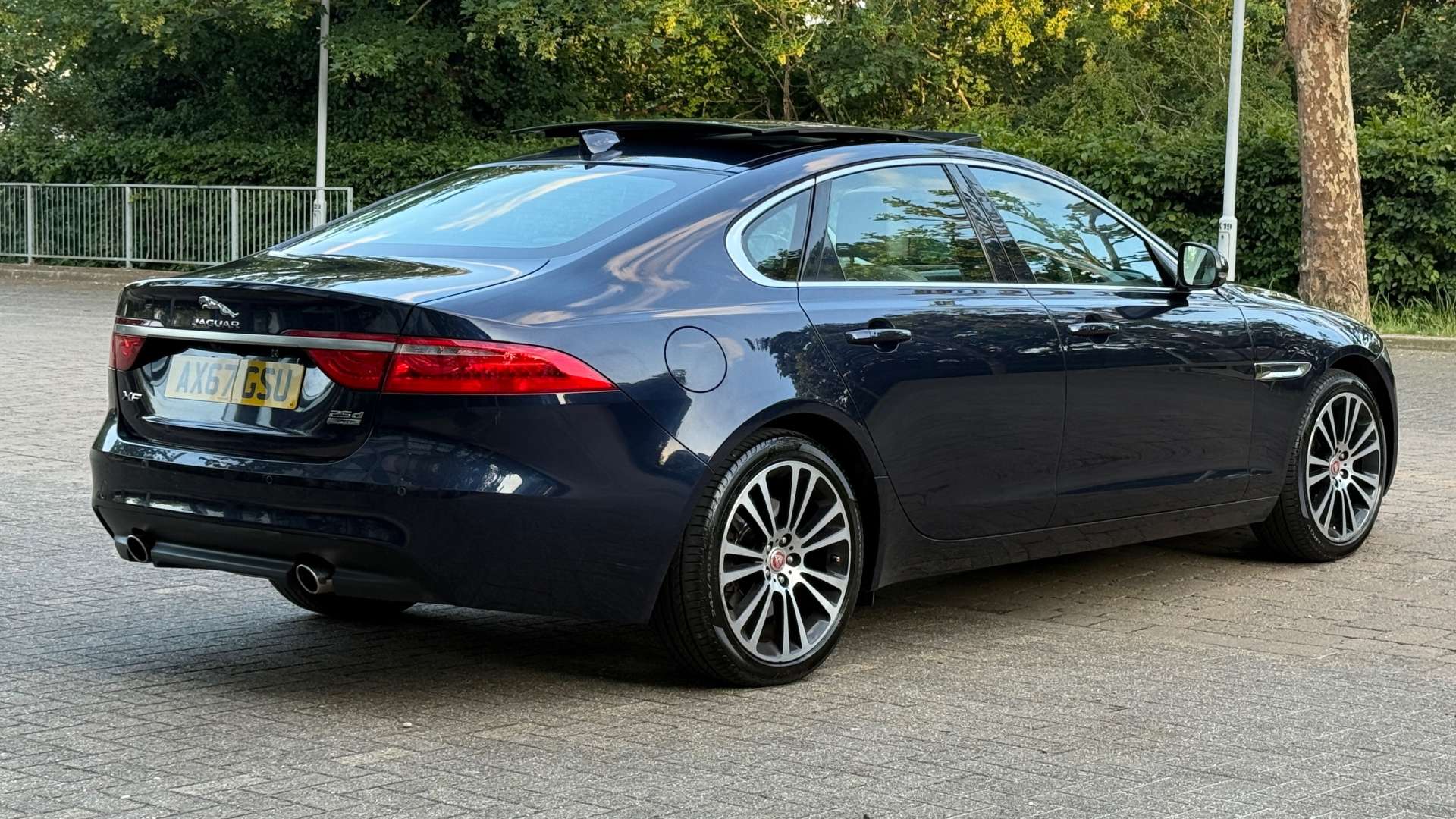 JAGUAR XF 2.0 XF Portfolio D AWD Auto 4WD 4dr #21