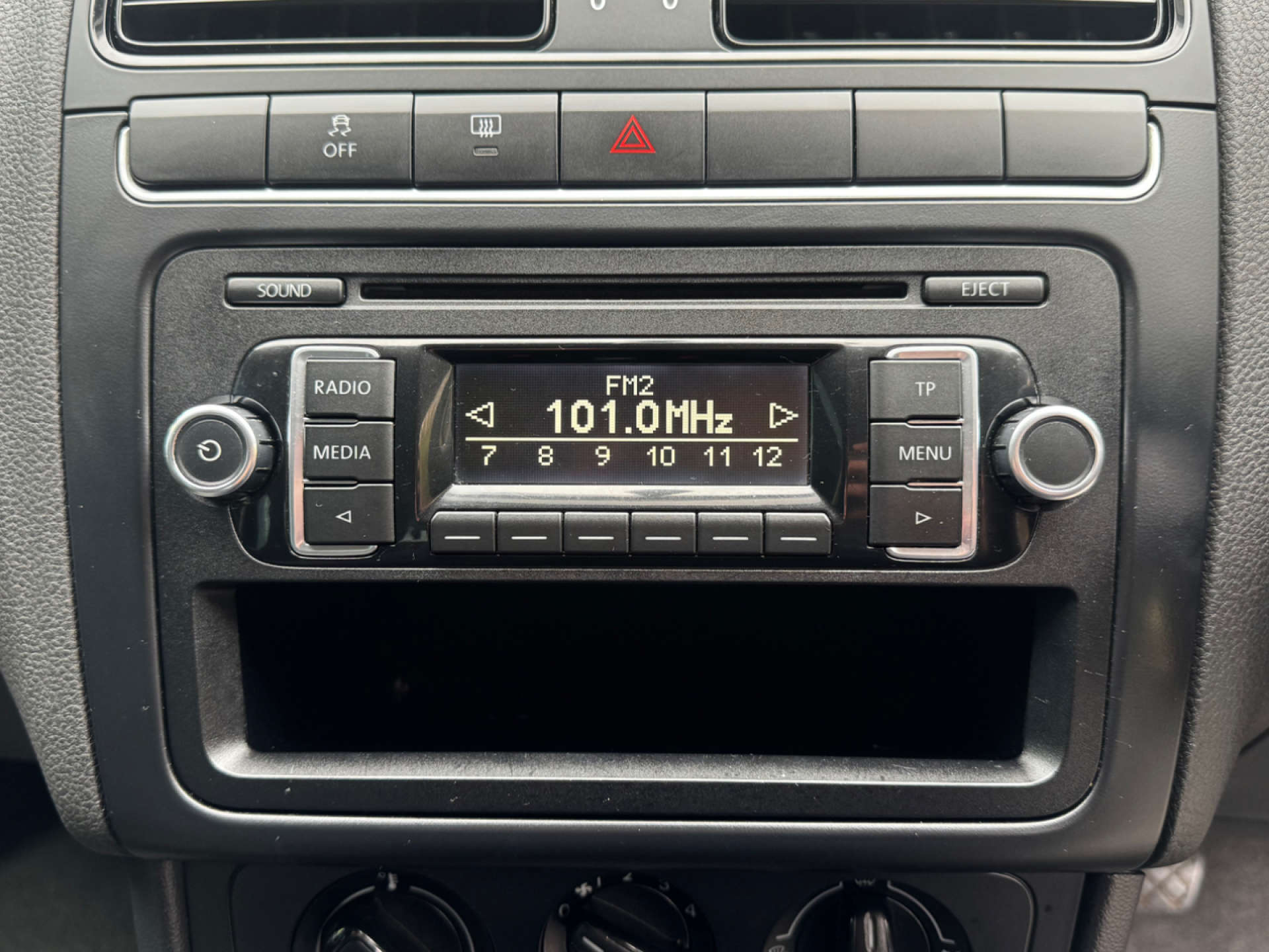 VOLKSWAGEN POLO 1.2 Polo S 60 5dr #12