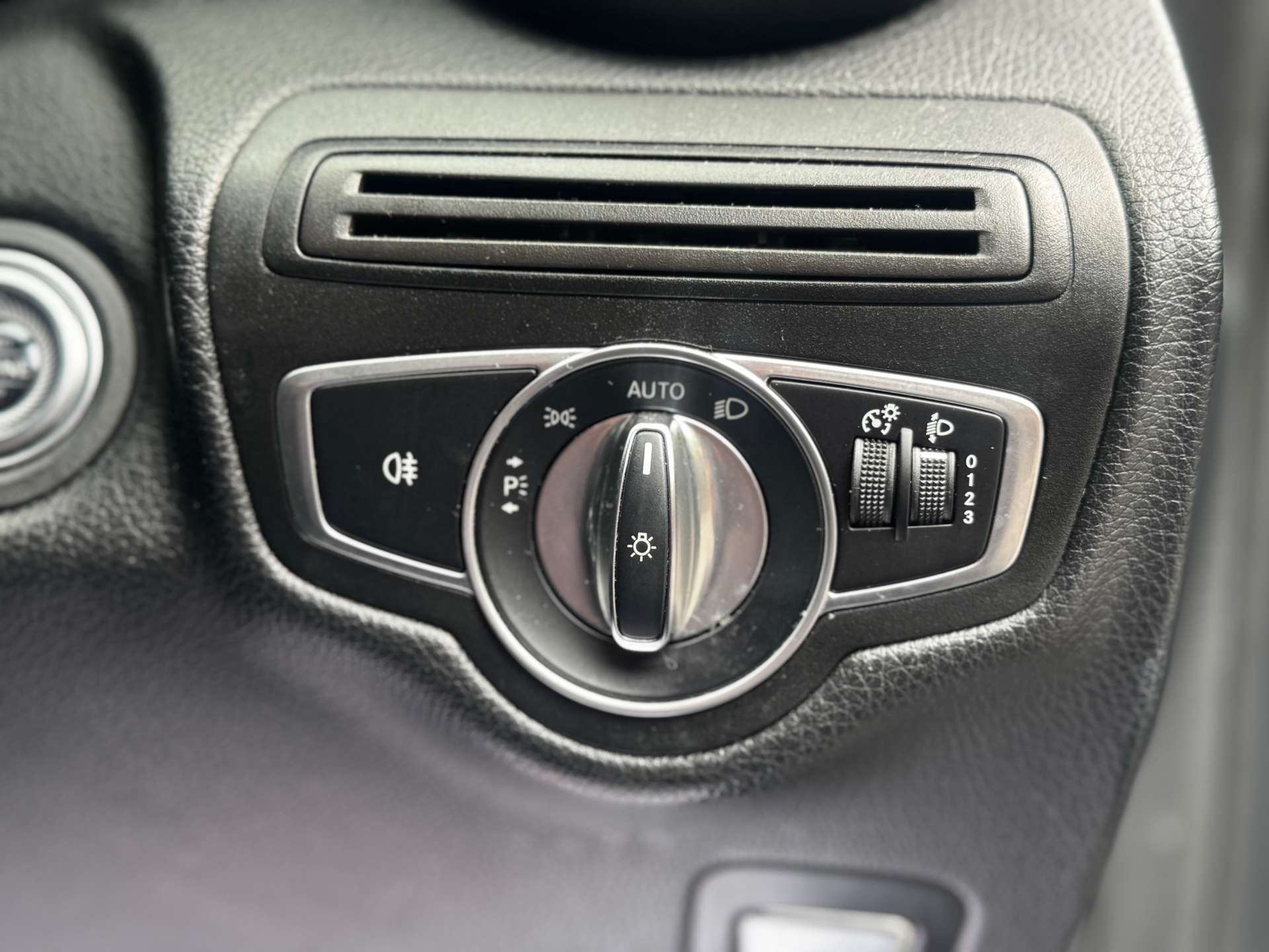 MERCEDES-BENZ C-CLASS 1.6 C 200 SE D 4dr #16