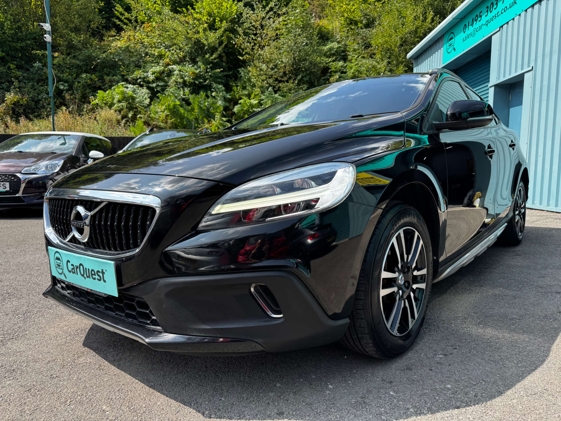 VOLVO V40 2.0 V40 Cross Country Nav+ D2 5dr #2