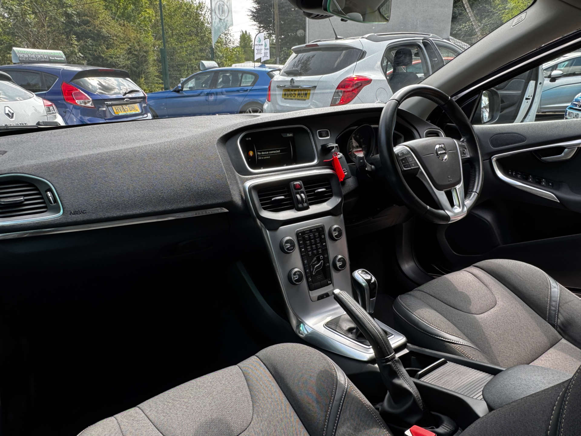 VOLVO V40 2.0 V40 Cross Country Nav+ D2 5dr #9