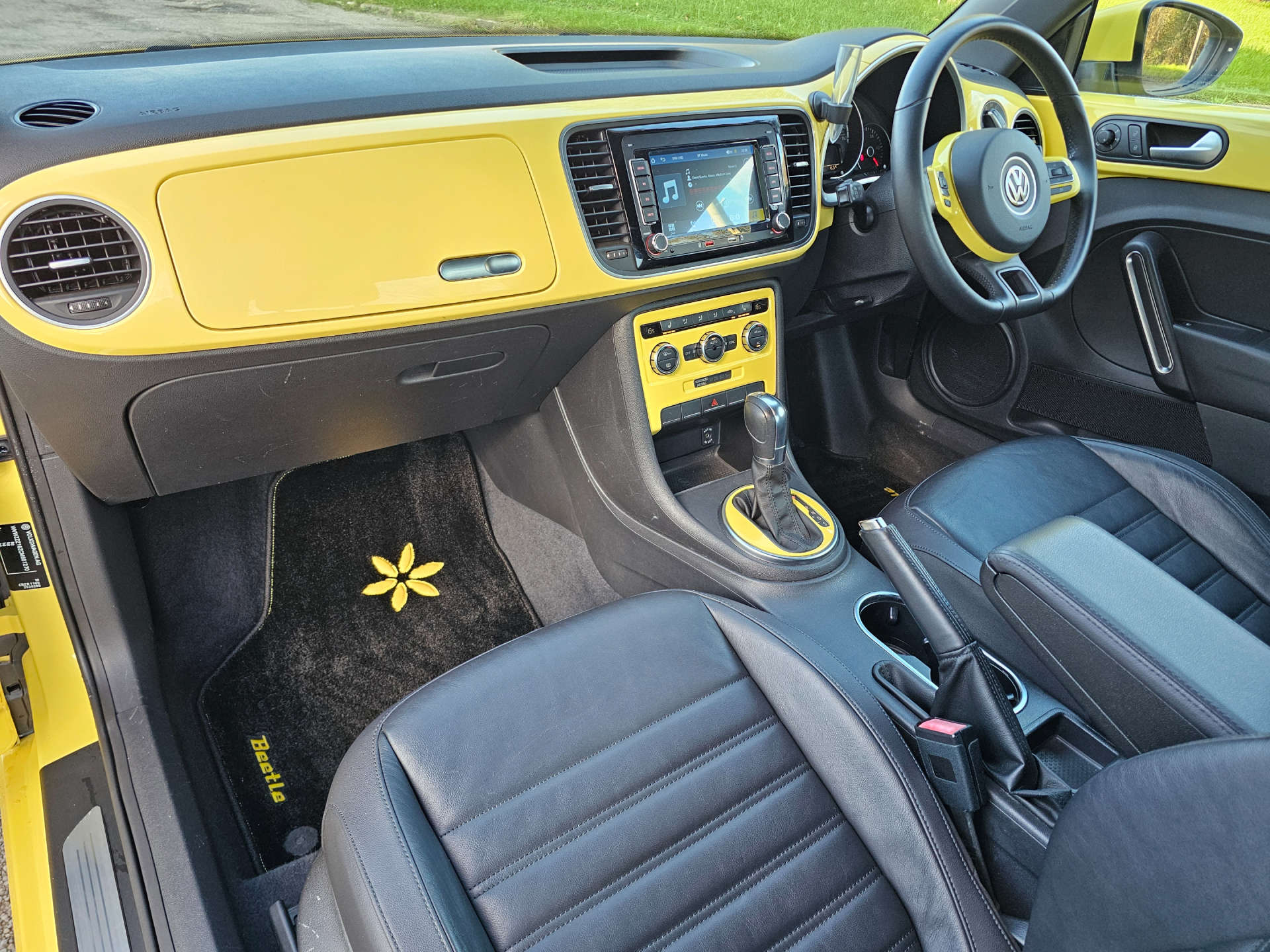 VOLKSWAGEN BEETLE 1.2 TSI Design DSG Euro 5 3dr #10