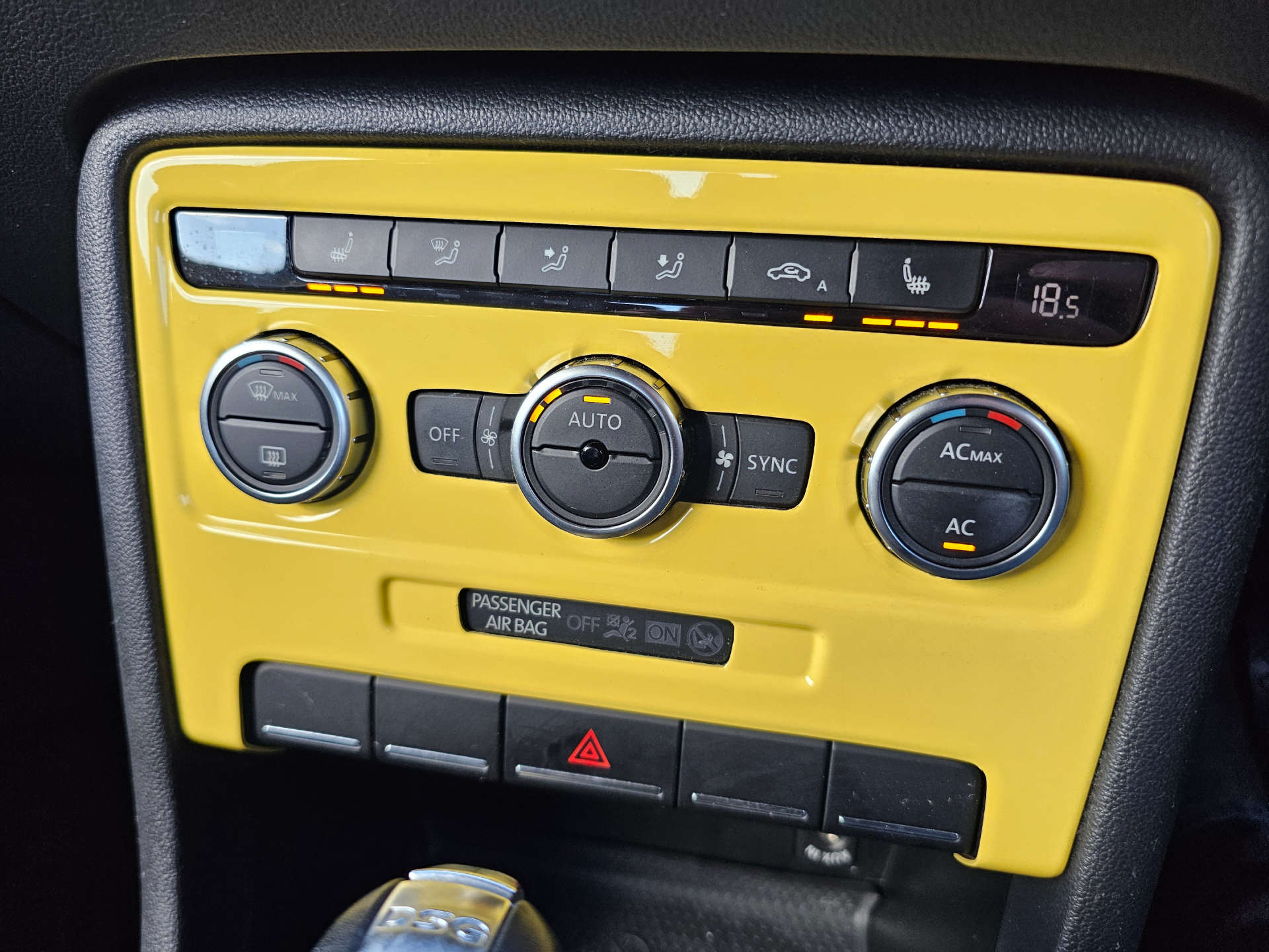 VOLKSWAGEN BEETLE 1.2 TSI Design DSG Euro 5 3dr #17