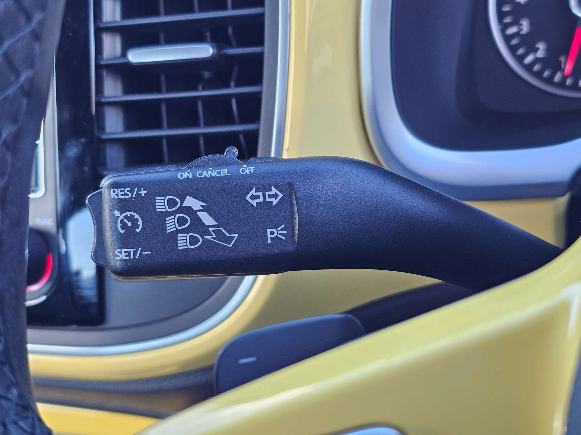 VOLKSWAGEN BEETLE 1.2 TSI Design DSG Euro 5 3dr #20