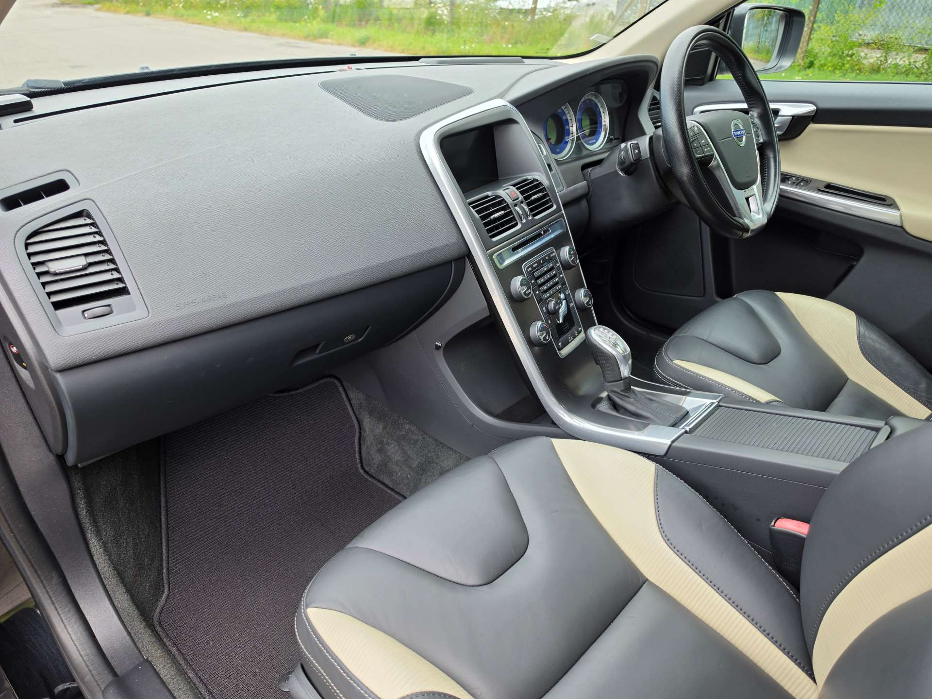 VOLVO XC60 2.0 T5 R-Design Premium Powershift Euro 5 5dr #11