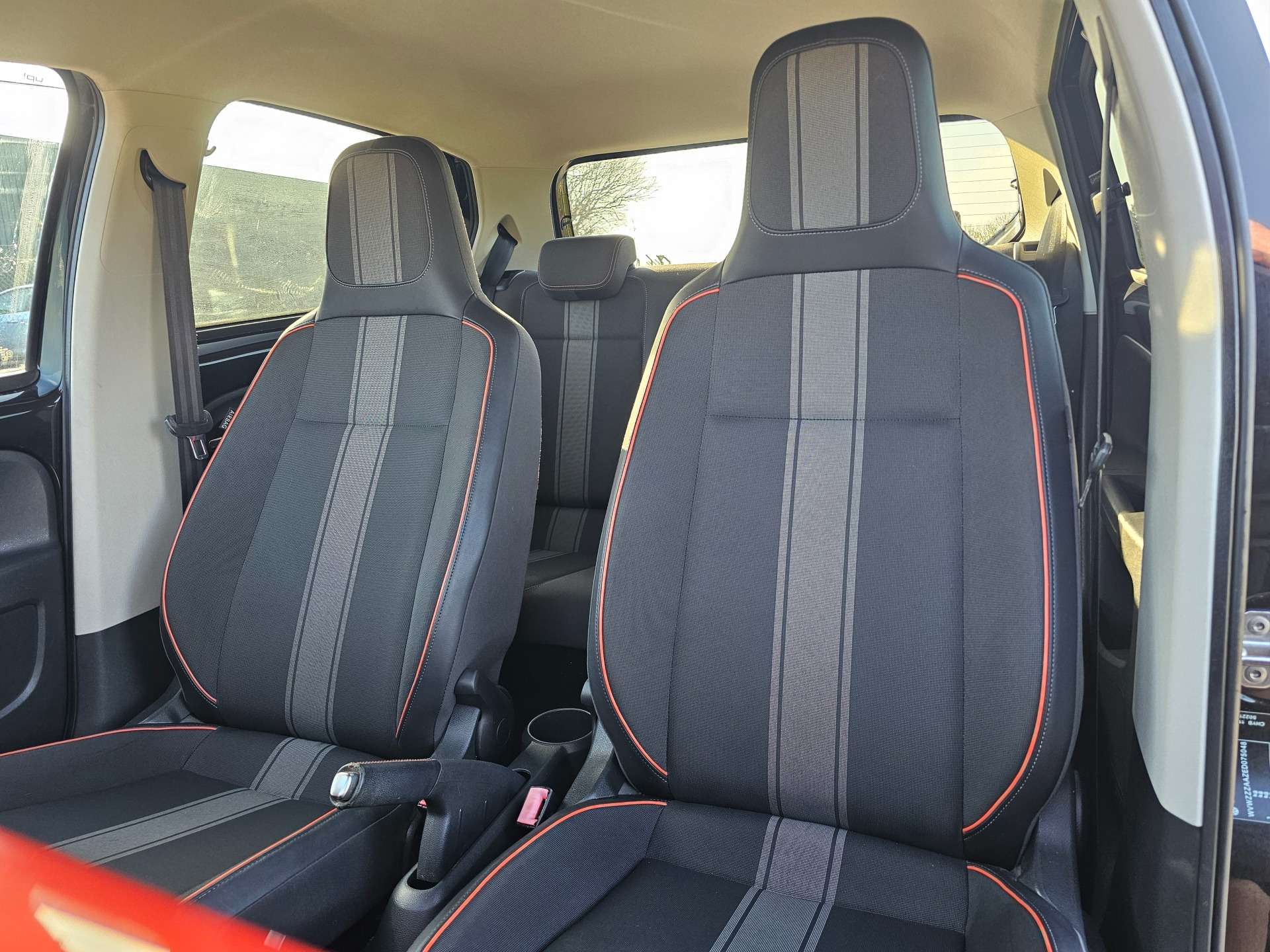 VOLKSWAGEN UP ORANGE UP! #12