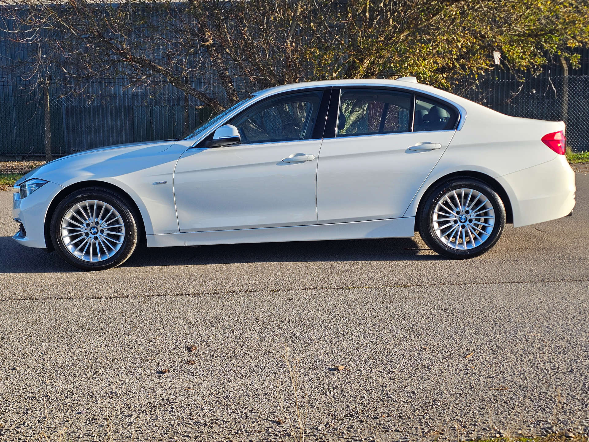 BMW 3 SERIES 1.5 318i Luxury Auto Euro 6 (s/s) 4dr #7