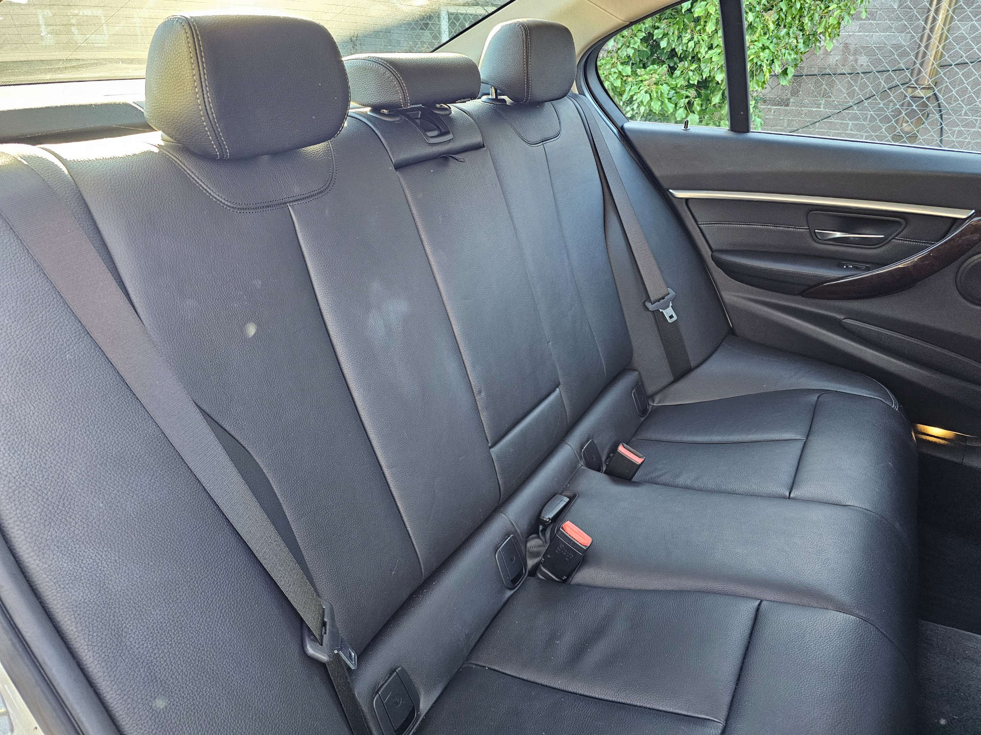 BMW 3 SERIES 1.5 318i Luxury Auto Euro 6 (s/s) 4dr #14