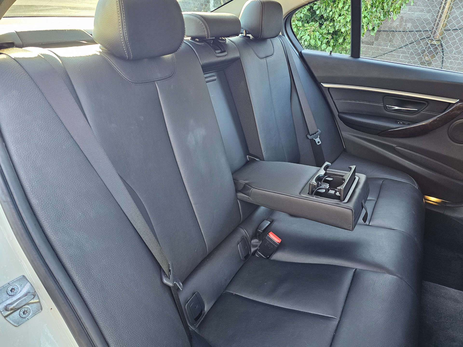 BMW 3 SERIES 1.5 318i Luxury Auto Euro 6 (s/s) 4dr #15