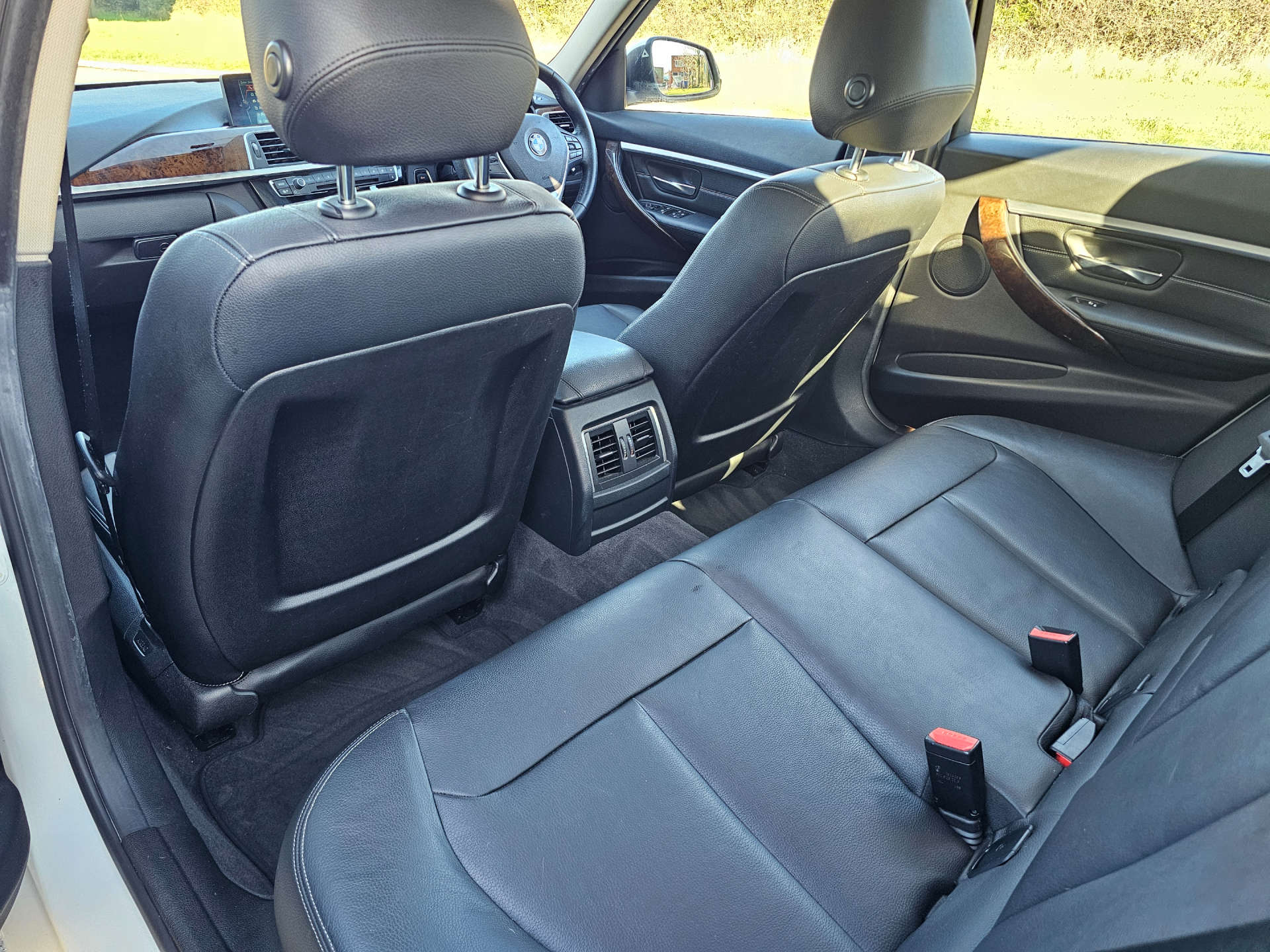 BMW 3 SERIES 1.5 318i Luxury Auto Euro 6 (s/s) 4dr #17