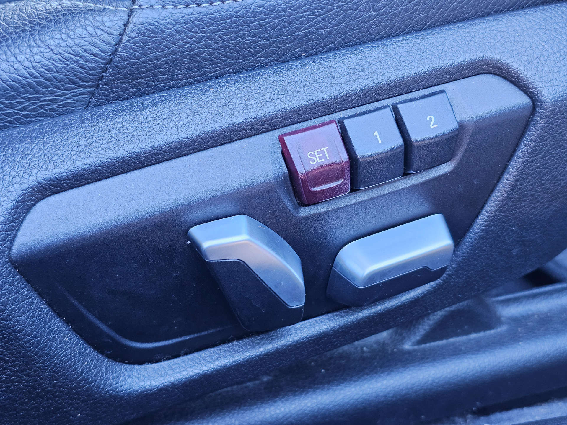 BMW 3 SERIES 1.5 318i Luxury Auto Euro 6 (s/s) 4dr #23