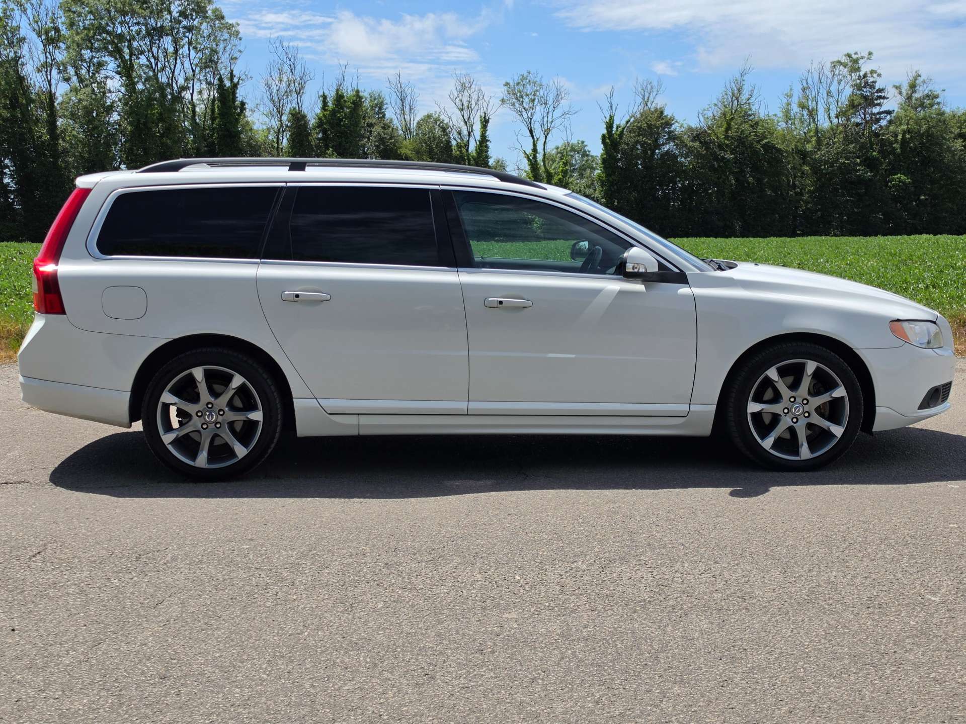 VOLVO V70 2.5T SE Lux Geartronic Euro 5 5dr #4