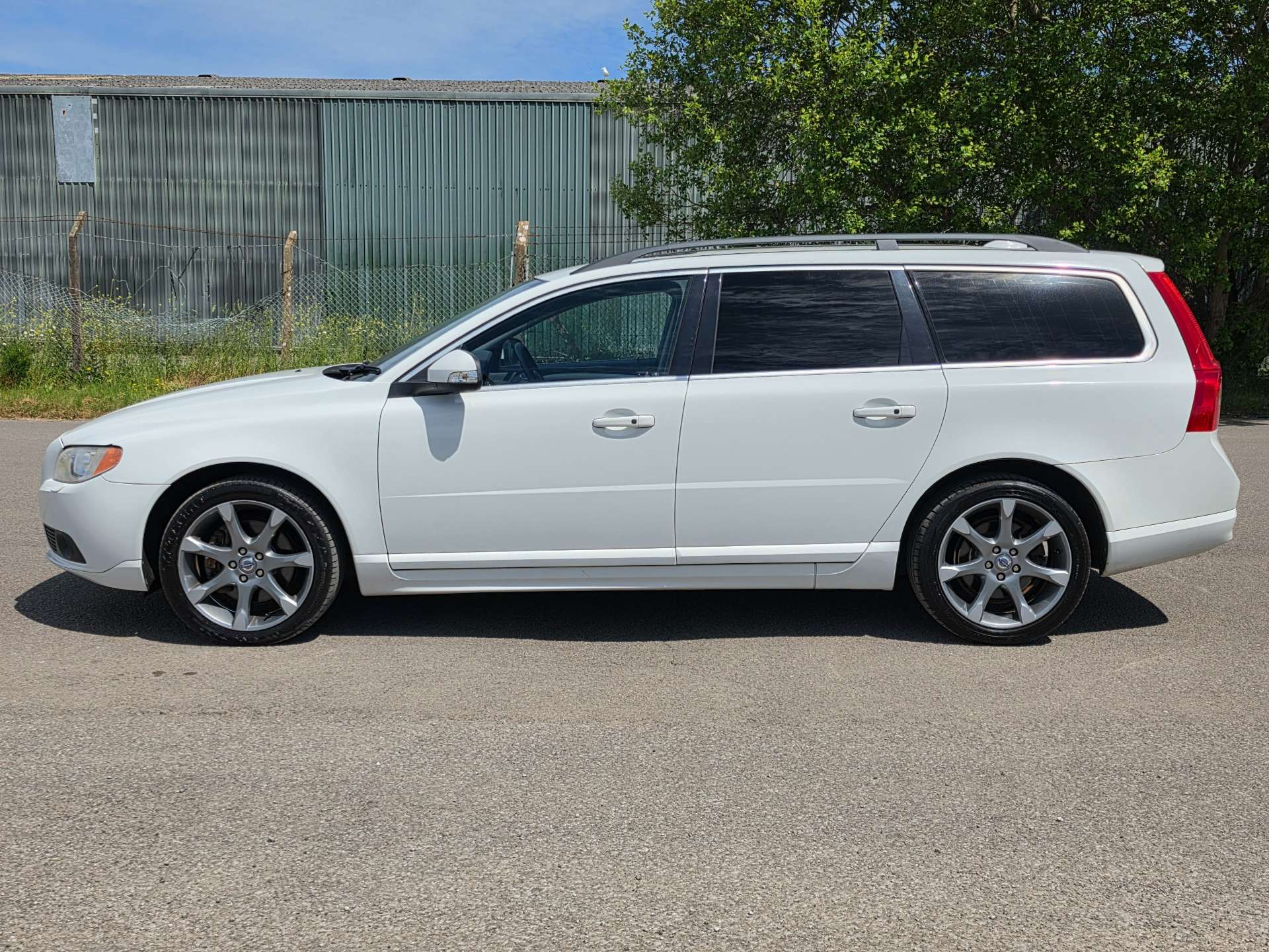 VOLVO V70 2.5T SE Lux Geartronic Euro 5 5dr #8