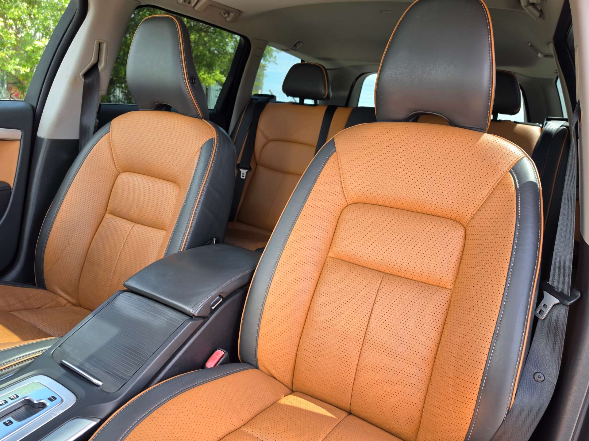 VOLVO V70 2.5T SE Lux Geartronic Euro 5 5dr #11
