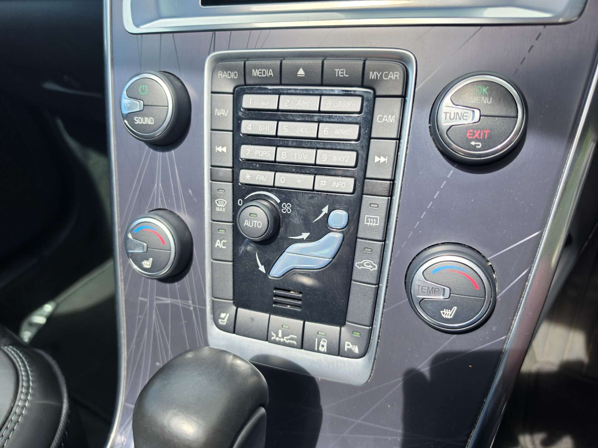 VOLVO XC60 2.0 T5 Ocean Race Powershift Euro 5 5dr #24