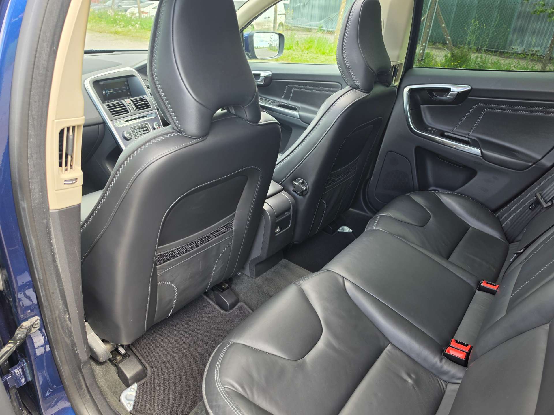 VOLVO XC60 2.0 T5 Ocean Race Powershift Euro 5 5dr #17