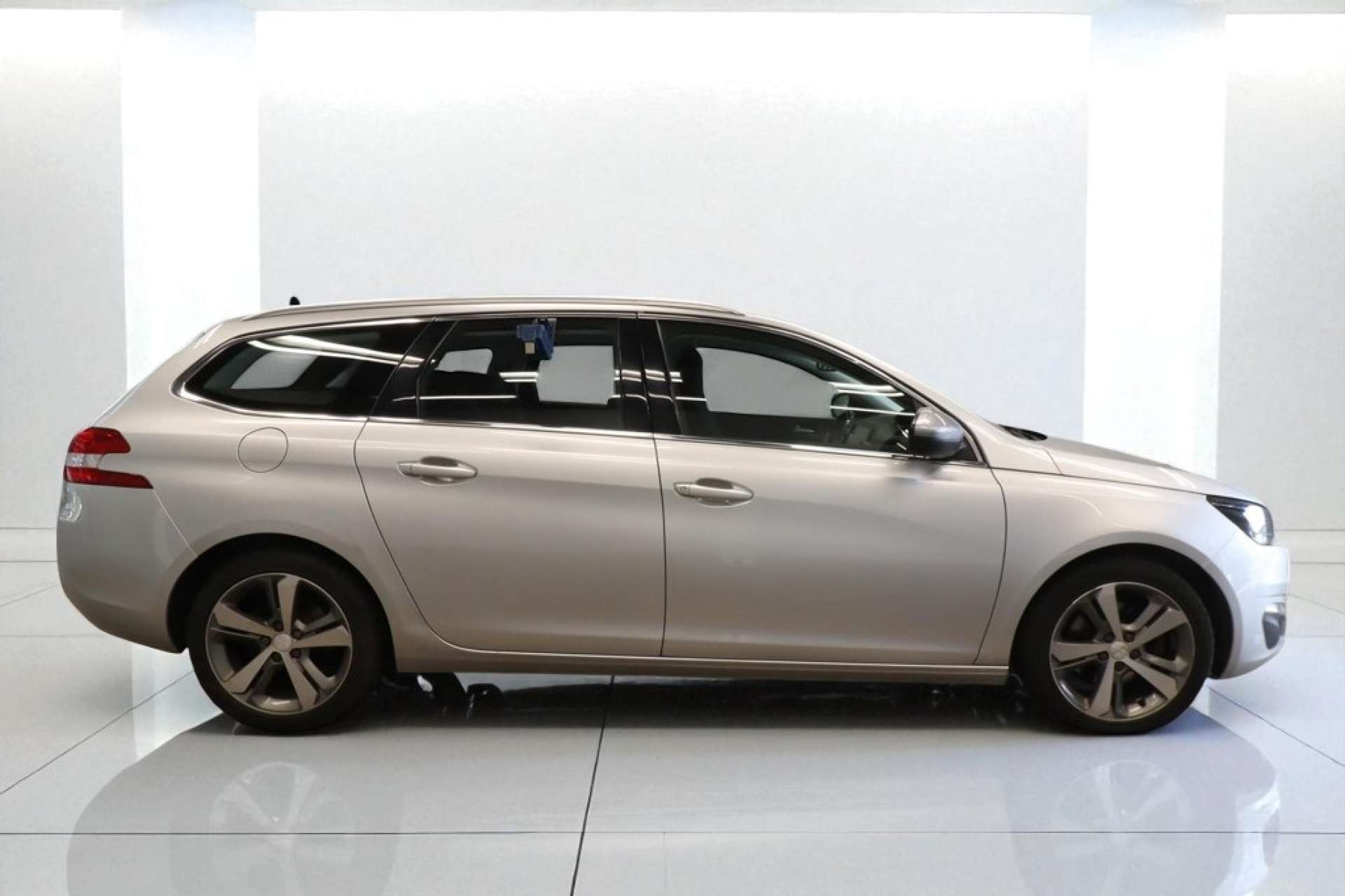 PEUGEOT 308 2.0 308 Allure HDi Blue S/S 5dr #10