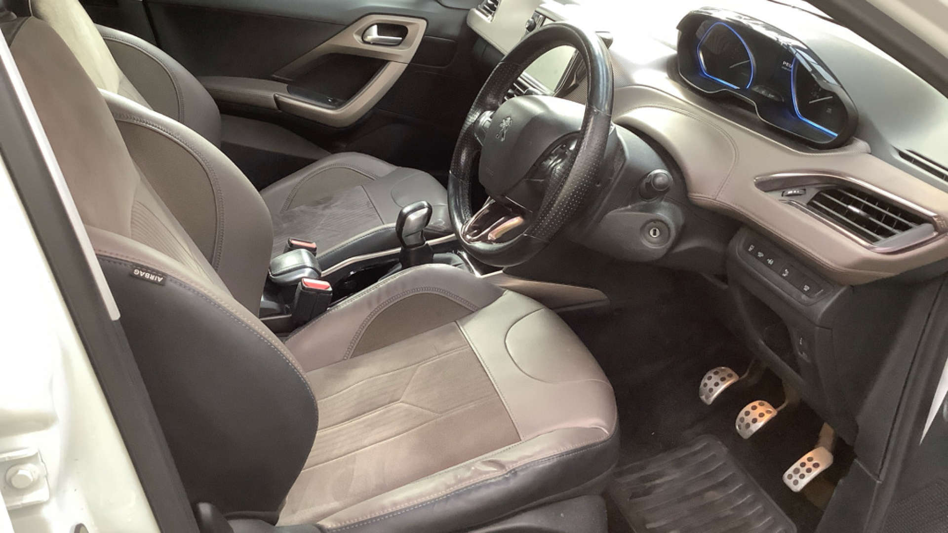 PEUGEOT 2008 1.6 2008 Feline Calima e-HDi 5dr #2